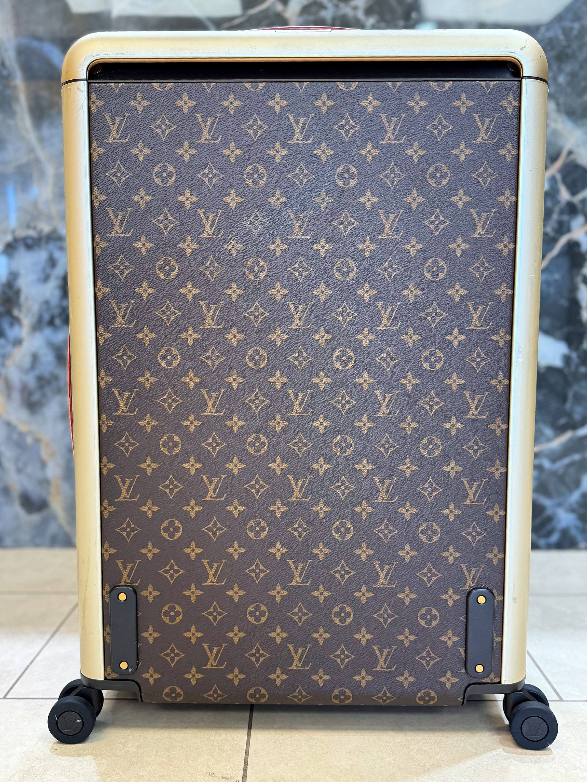 Louis Vuitton Horizon 70 Monogram Eclipse Suitcase M42688