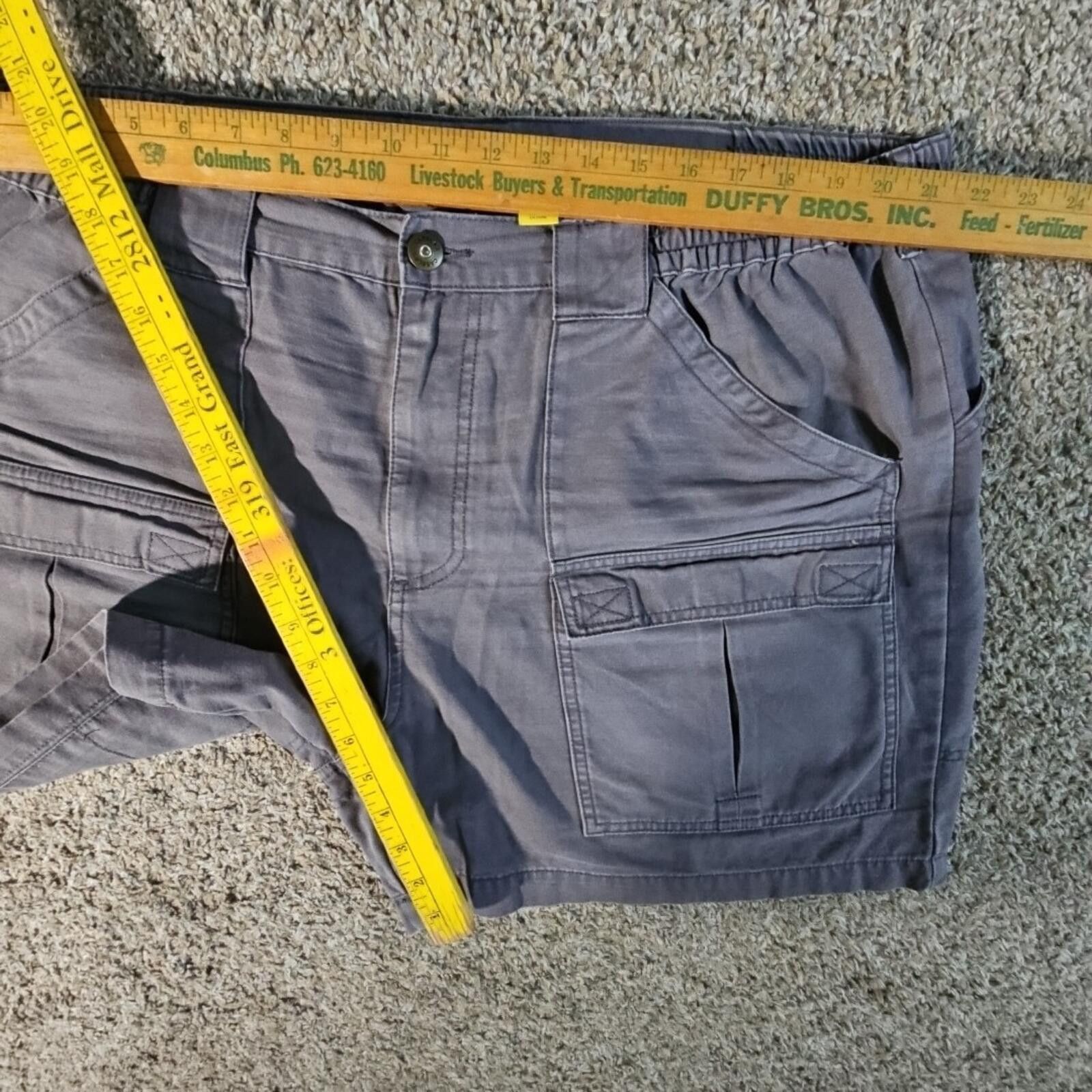 Cabelas Cabelas 42/42 Gray Cargo Flex Waist Shorts Size US 42 / EU 58 - 7 Thumbnail