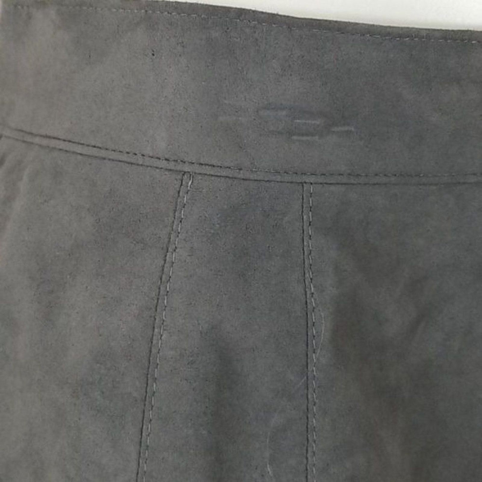 Vintage Vintage Austin Reed Grey Magna Suede Skirt Size 34" / US 12 / IT 48 - 2 Thumbnail