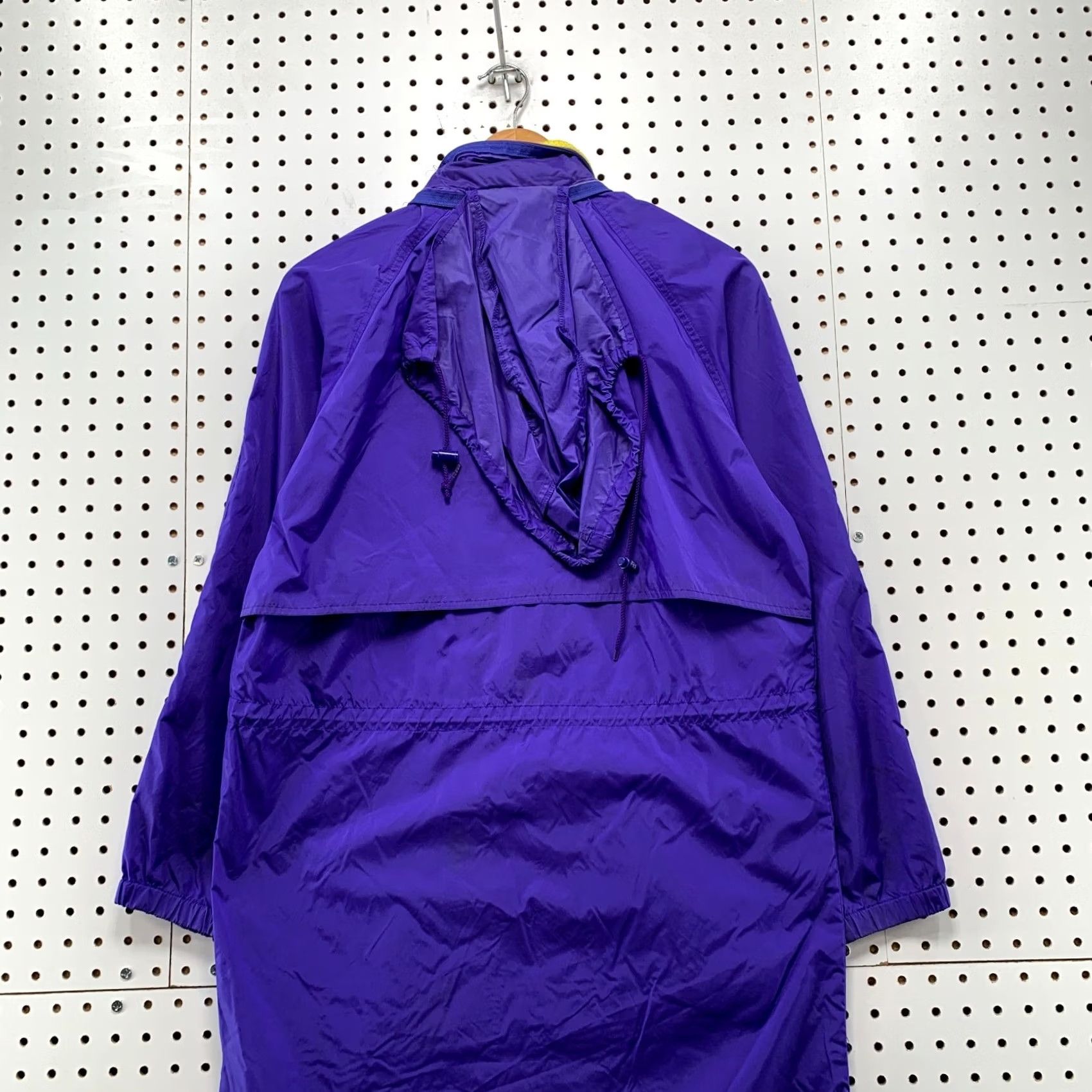 Vintage VINTAGE Woolrich Hooded Rain Coat Small Blueberry Blue Long Nylon Mens Size US S / EU 44-46 / 1 - 7 Thumbnail