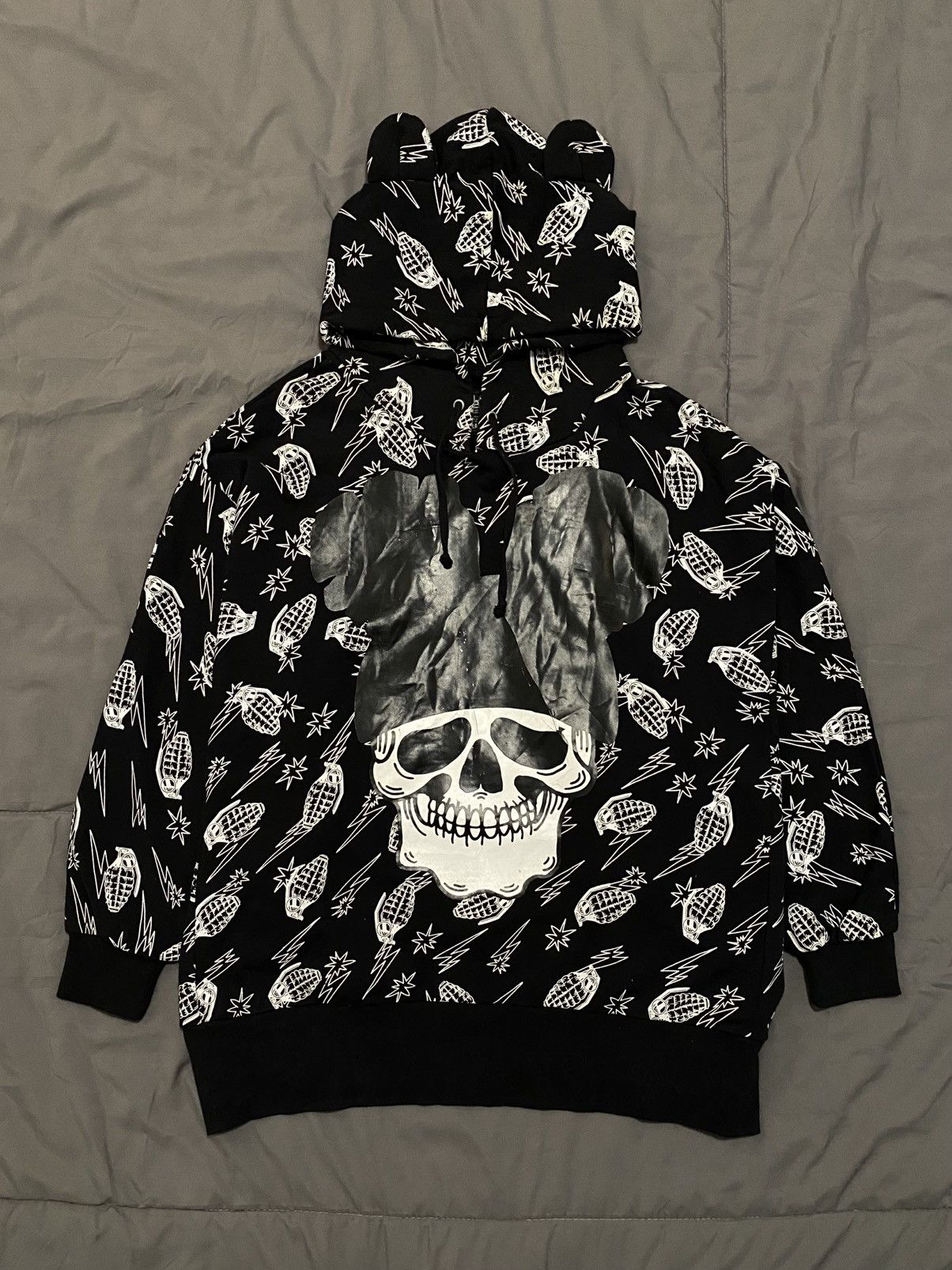 If Six Was Nine × Japanese Brand × Le Grande Bleu (L.G.B.) GLAD NEWS MICKEY SKULL GRENADE PONCHO HOODIES Size US M / EU 48-50 / 2 - 1 Thumbnail