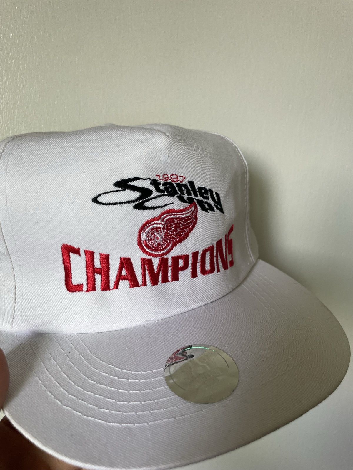 NHL Vintage 1997 Red Wings Stanley Cup Champions Snapback NWT Size ONE SIZE - 3 Thumbnail