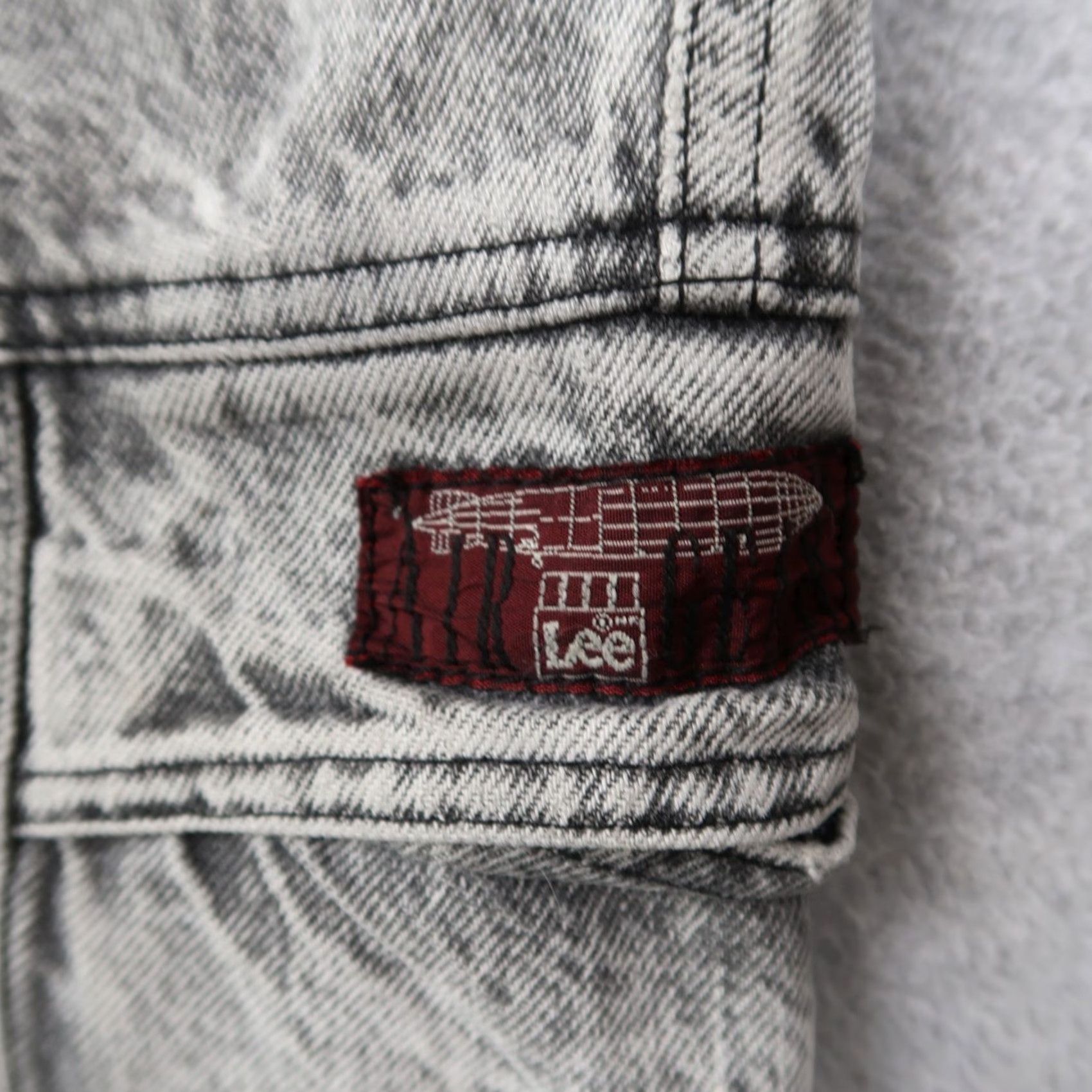 Lee VTG 80s Lee Air Gear Denim Shorts Gray Size 26 Acid Wash Pockets 5-Pocket Preppy Vintage Unisex Adults Mens Womens Size US 26 / EU 42 - 5 Thumbnail