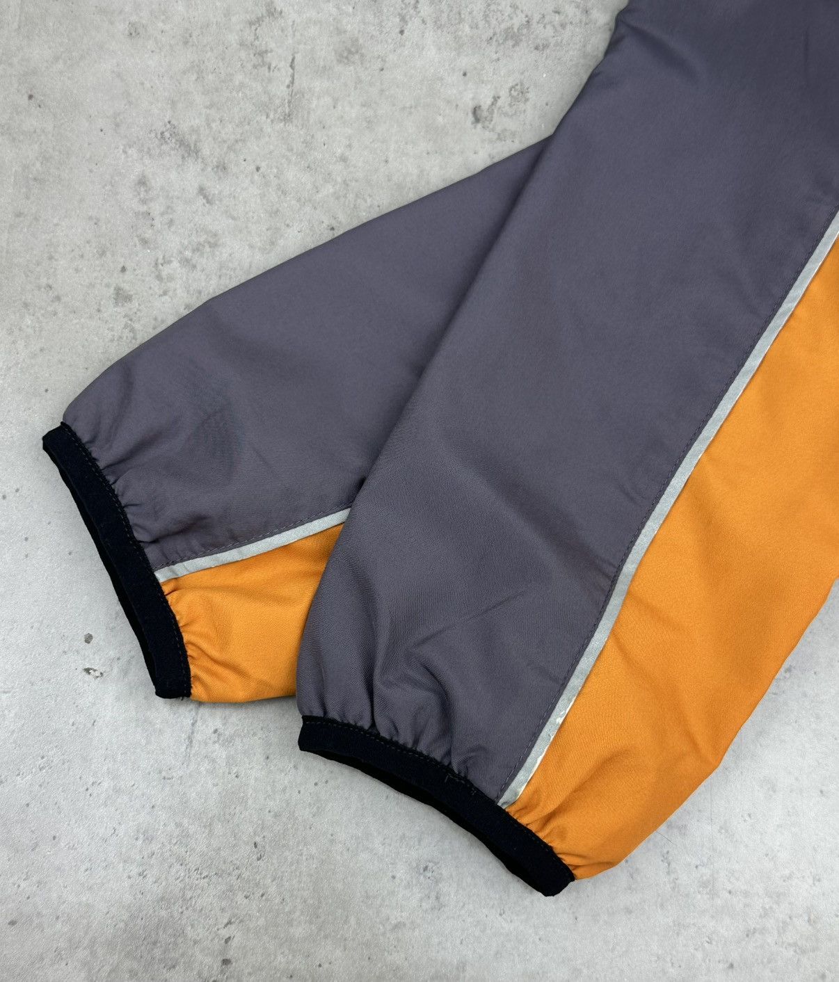 Oakley Rare Oakley Vintage Cycling Jacket S Reflective Windbreaker Size US S / EU 44-46 / 1 - 14 Thumbnail