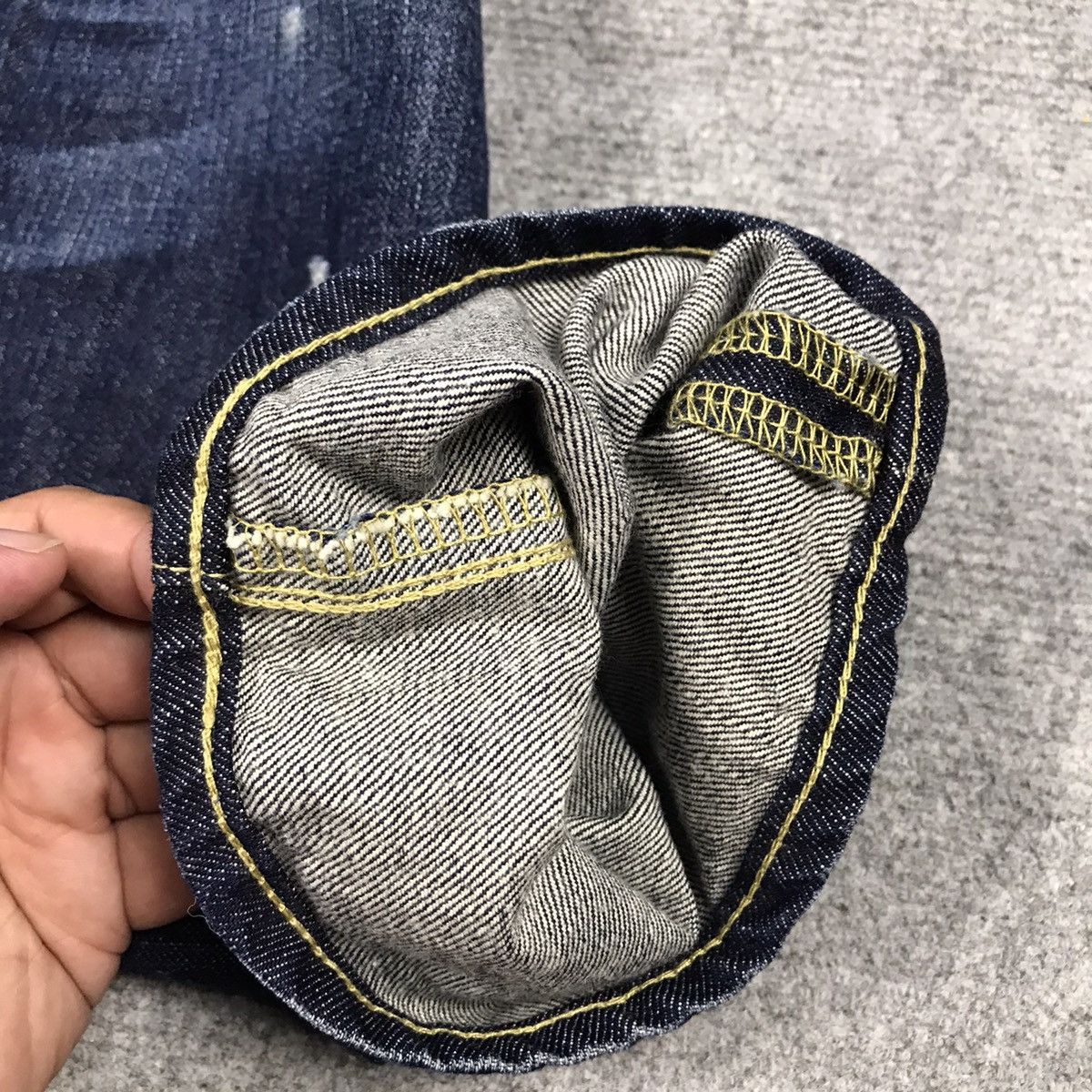 JAPAN UNIQLO DISTRESSED STYLE DENIM BLUE JEANS PANTS
