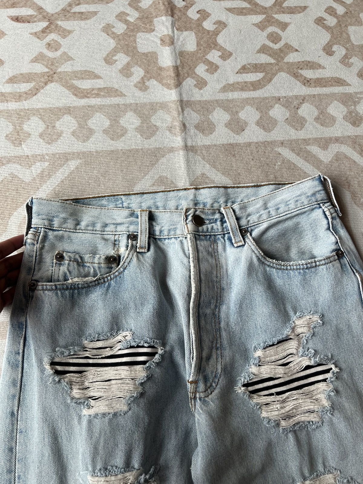 Levi's VINTAGE DISTRESSED KURT COBAIN JEANS Size US 30 / EU 46 - 4 Thumbnail