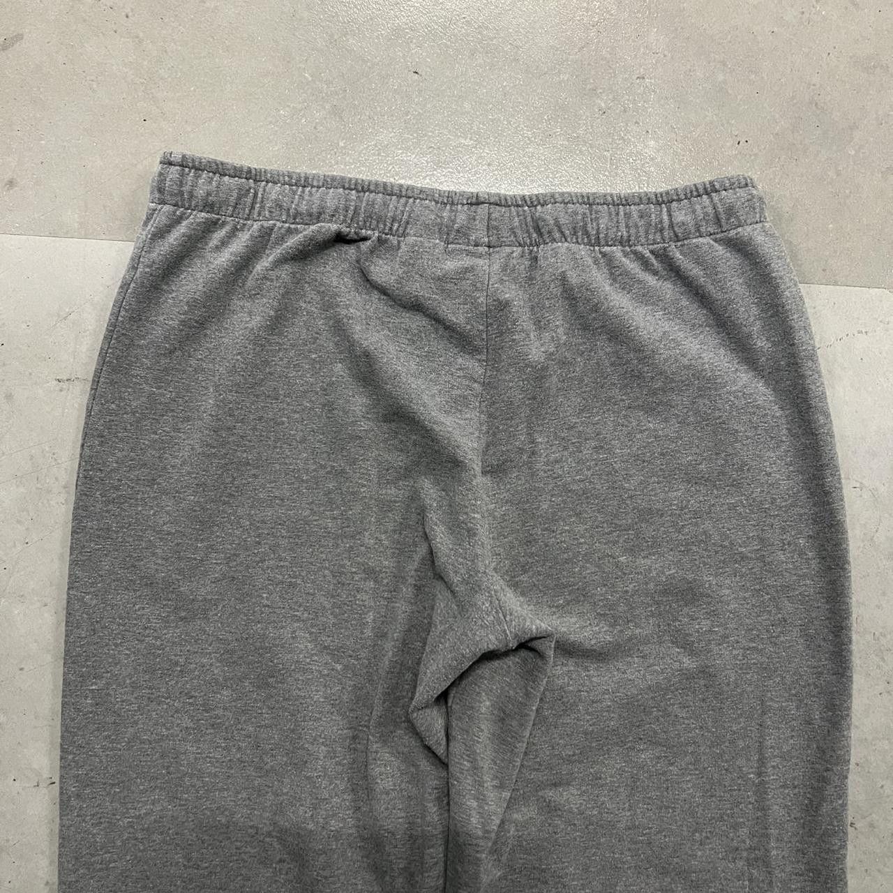 Vintage Vintage Y2K/2000s Baggy Grey Sweatpants with adjustable waistband and a drawstring and pockets! Size US 34 / EU 50 - 6 Thumbnail