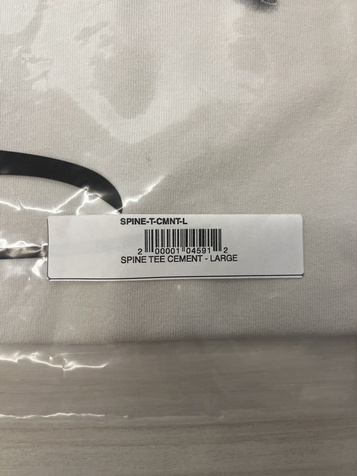 Revenge SPINE TEE CEMENT Size US L / EU 52-54 / 3 - 4 Thumbnail