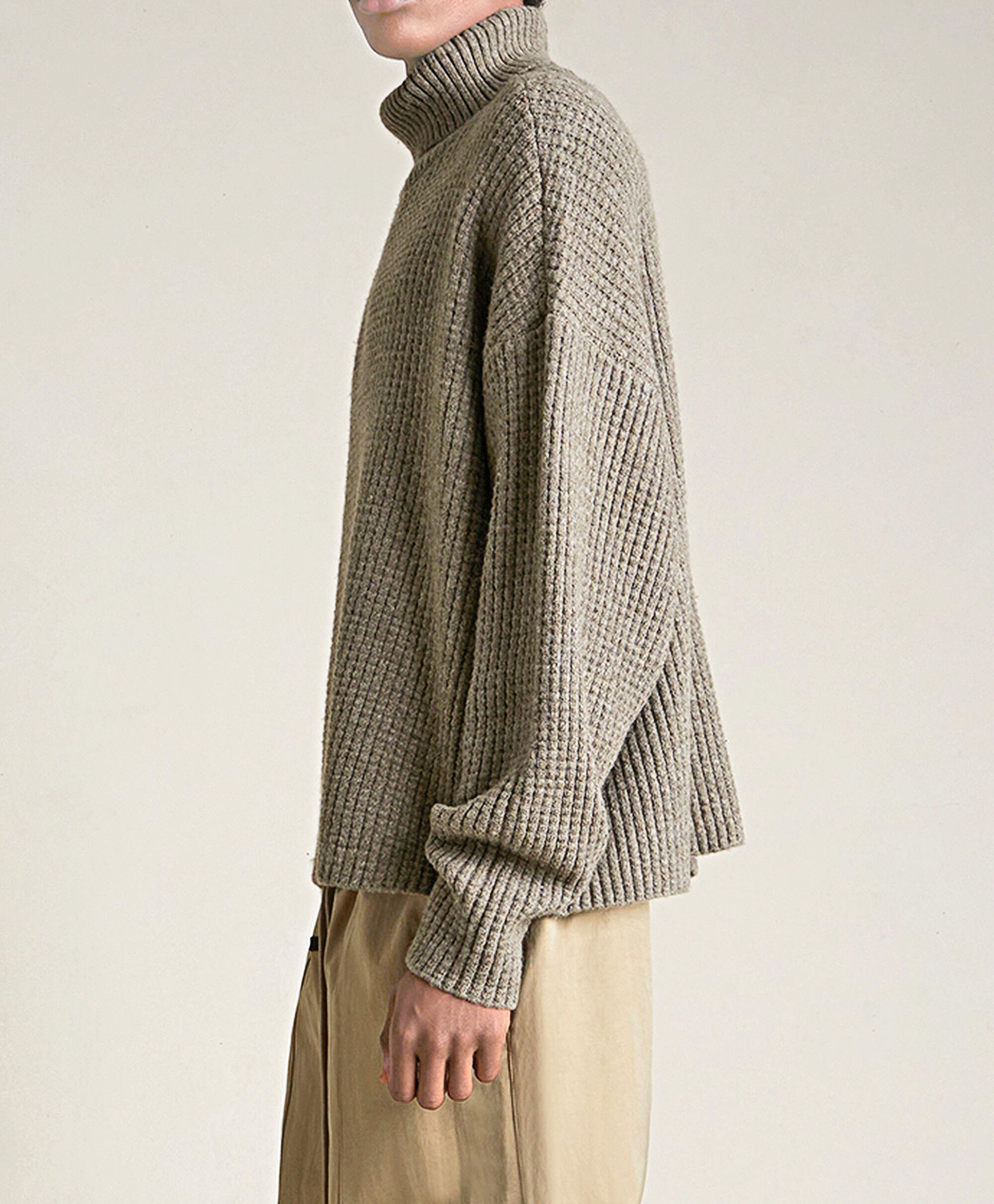 Essentials Heather Grey Heavy Waffle Knit Turtleneck Sweater Size US L / EU 52-54 / 3 - 3 Thumbnail