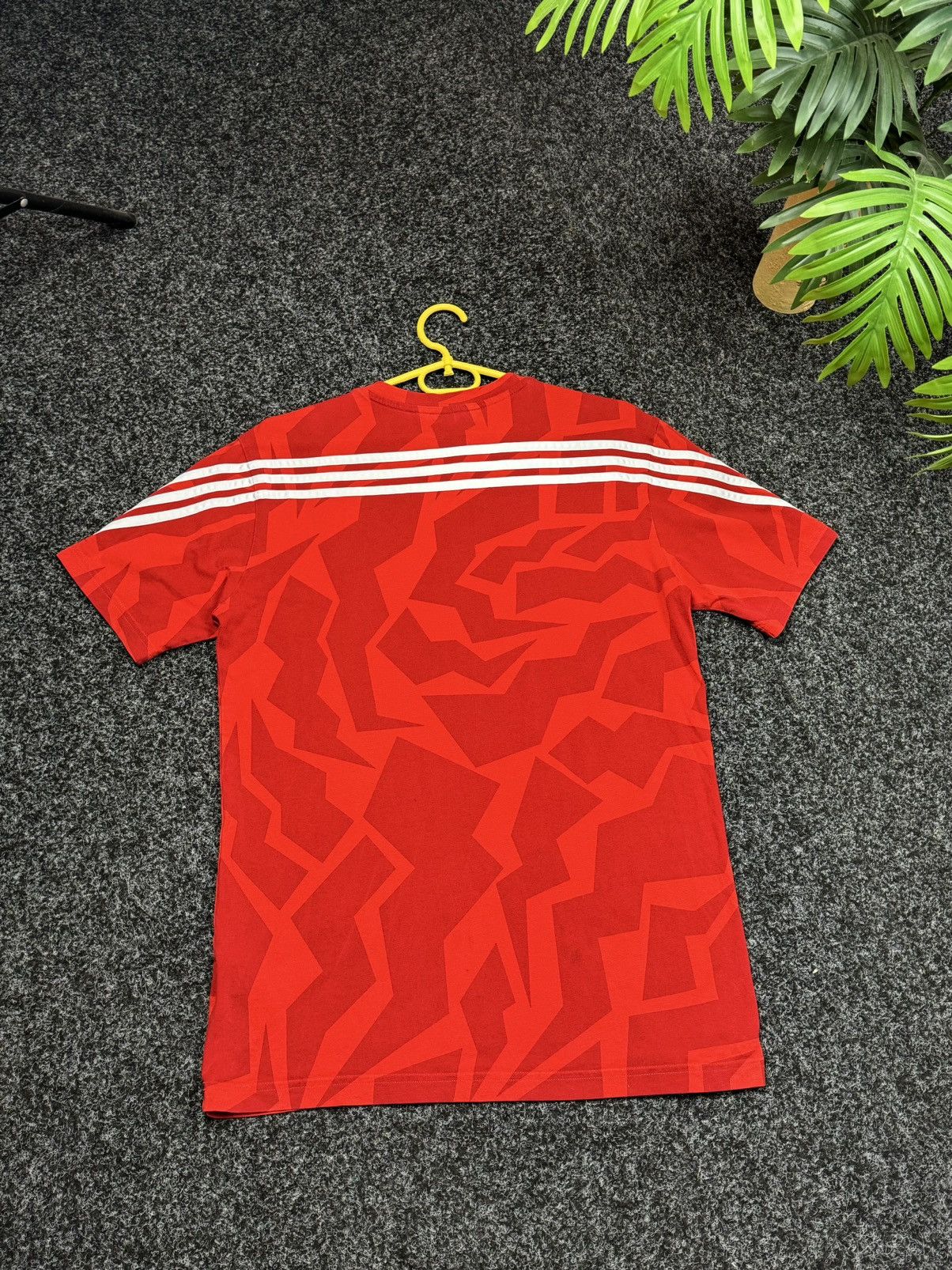 Adidas Adidas Tee T Shirt Size US M / EU 48-50 / 2 - 9 Thumbnail