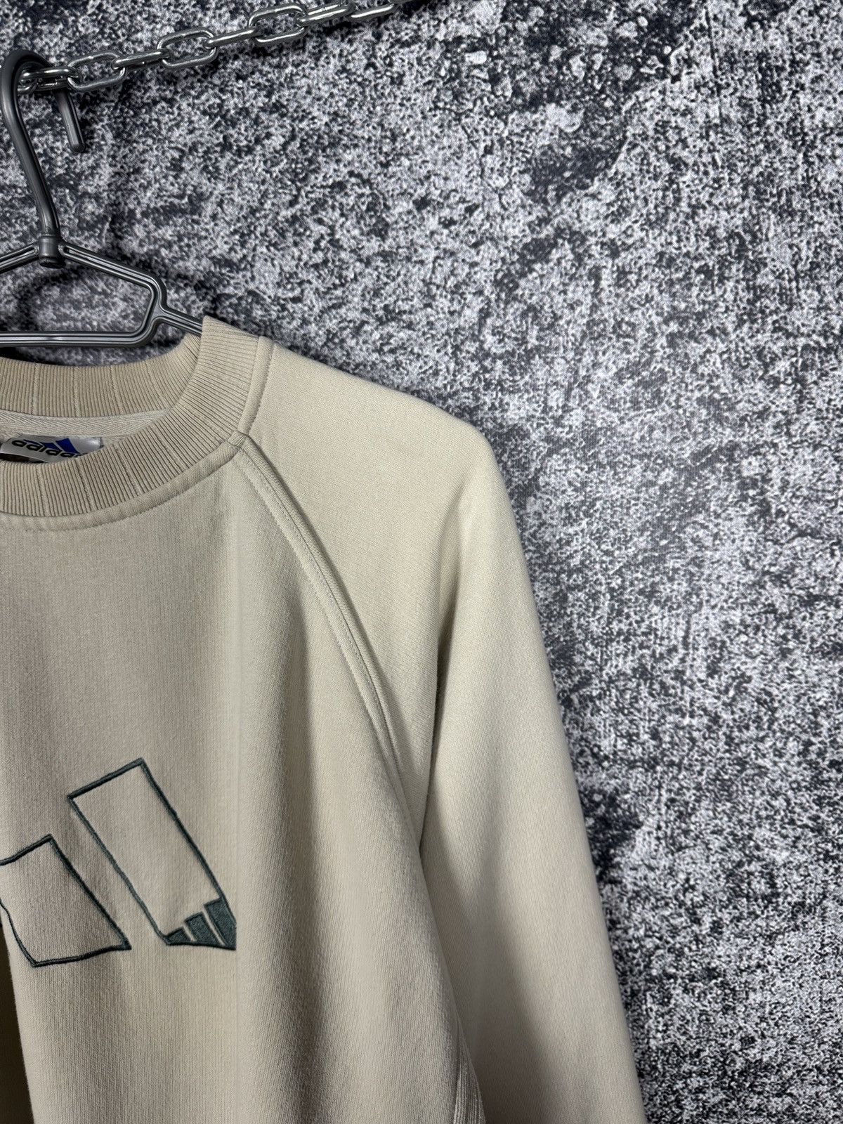Adidas Adidas Vintage 90s Sweatshirt Big Embroidered Logo Size M Size US M / EU 48-50 / 2 - 2 Thumbnail