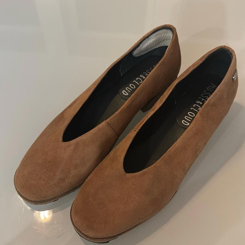 Designer Musse & Cloud shoes - size 39 Size US 8.5 / IT 38.5 - 1 Thumbnail