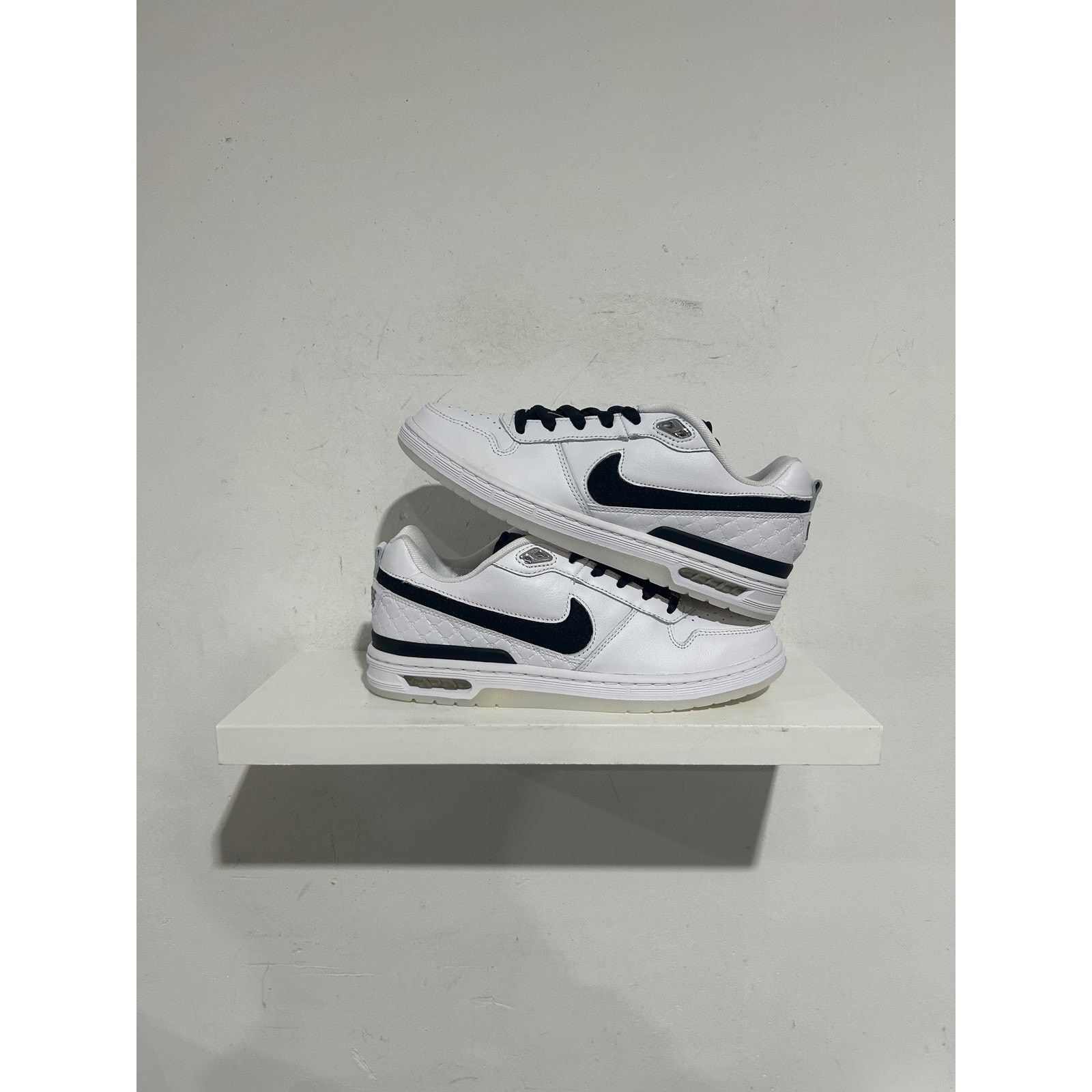 Nike NIKE SB ZOOM PAUL RODRIGUEZ 1 WHITE BLACK 2025 SIZE 8.5 NEW Size US 8.5 / EU 41-42 - 1 Thumbnail