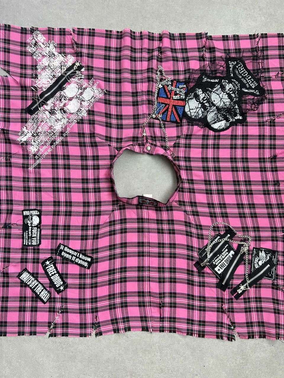 If Six Was Nine × Japanese Brand 2000s Mad Punk Plaid Patches Skirt Size 26" / US 2 / IT 38 - 3 Thumbnail