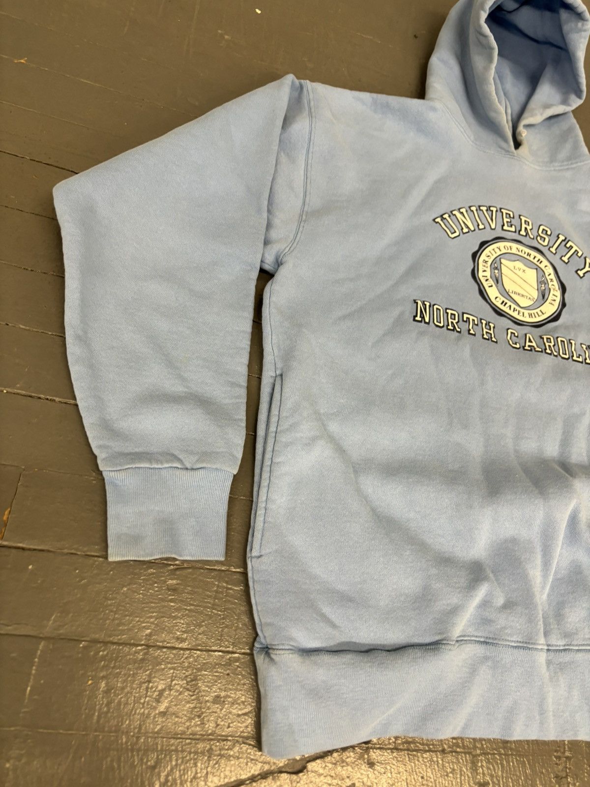 Vintage Vintage 90s university of North Carolina hoodie made in USA Size US L / EU 52-54 / 3 - 7 Thumbnail