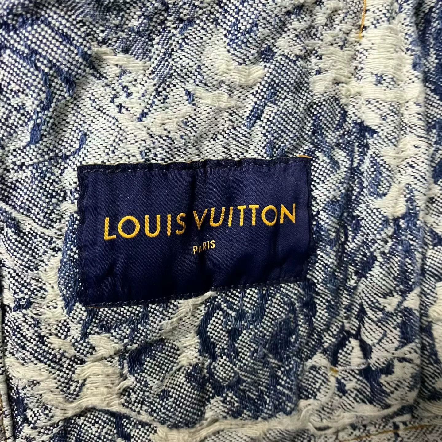 Louis Vuitton louis vuitton blue floral print denim jacket Size US L / EU 52-54 / 3 - 3 Thumbnail