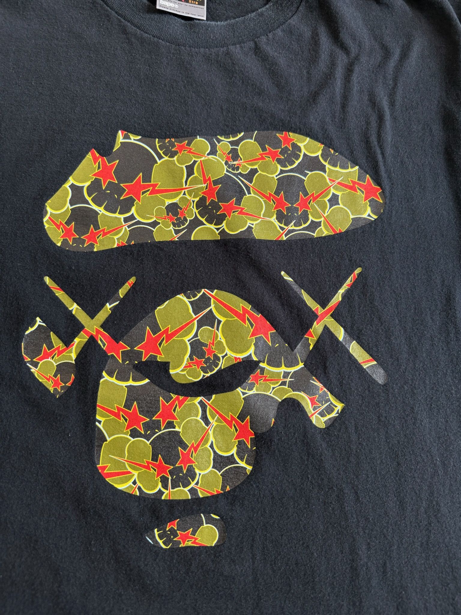 Bape × Kaws 2005 A Bathing Ape X Kaws Black Tee Size US L / EU 52-54 / 3 - 3 Thumbnail
