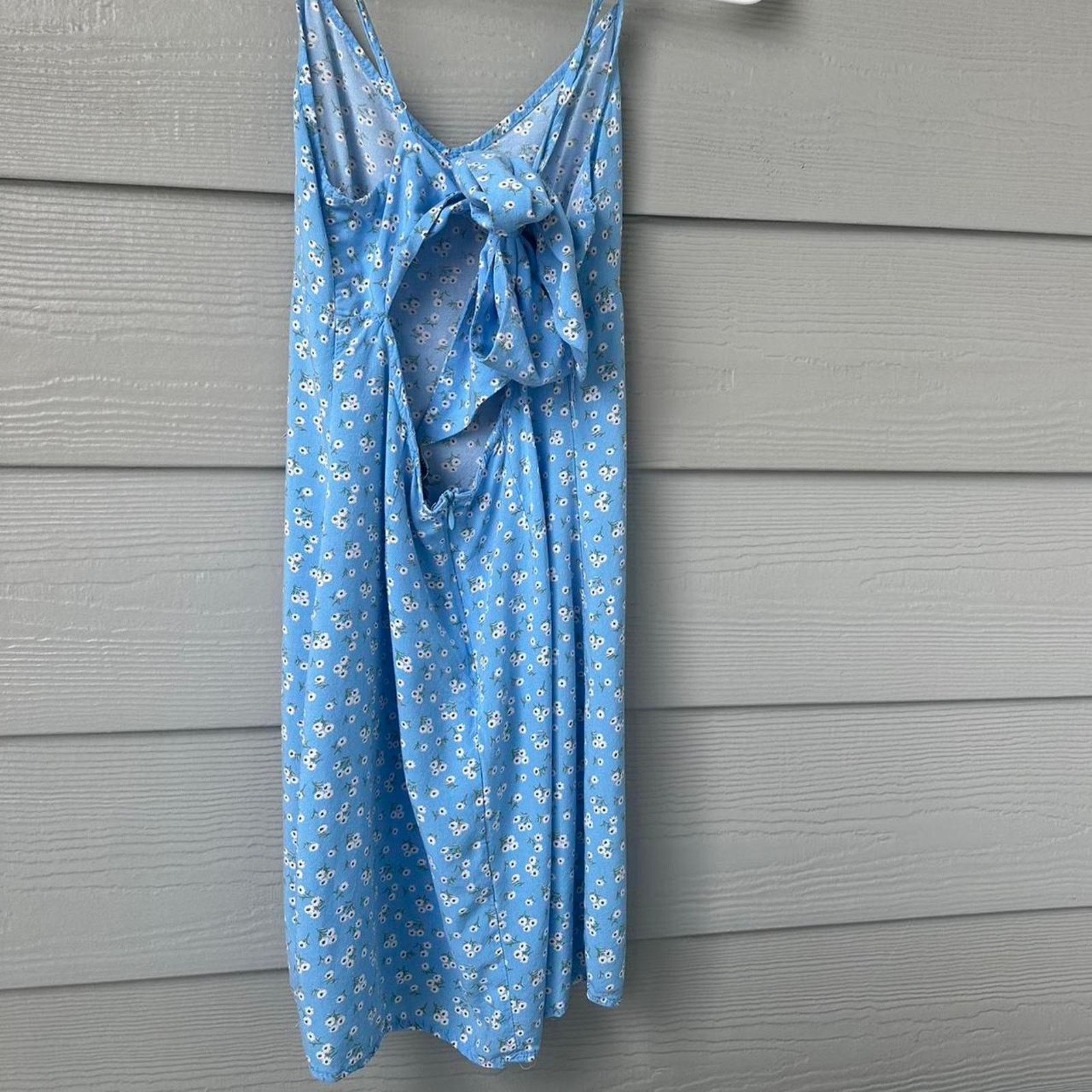 Forever 21 Blue floral mini dress Size S / US 4 / IT 40 - 3 Thumbnail