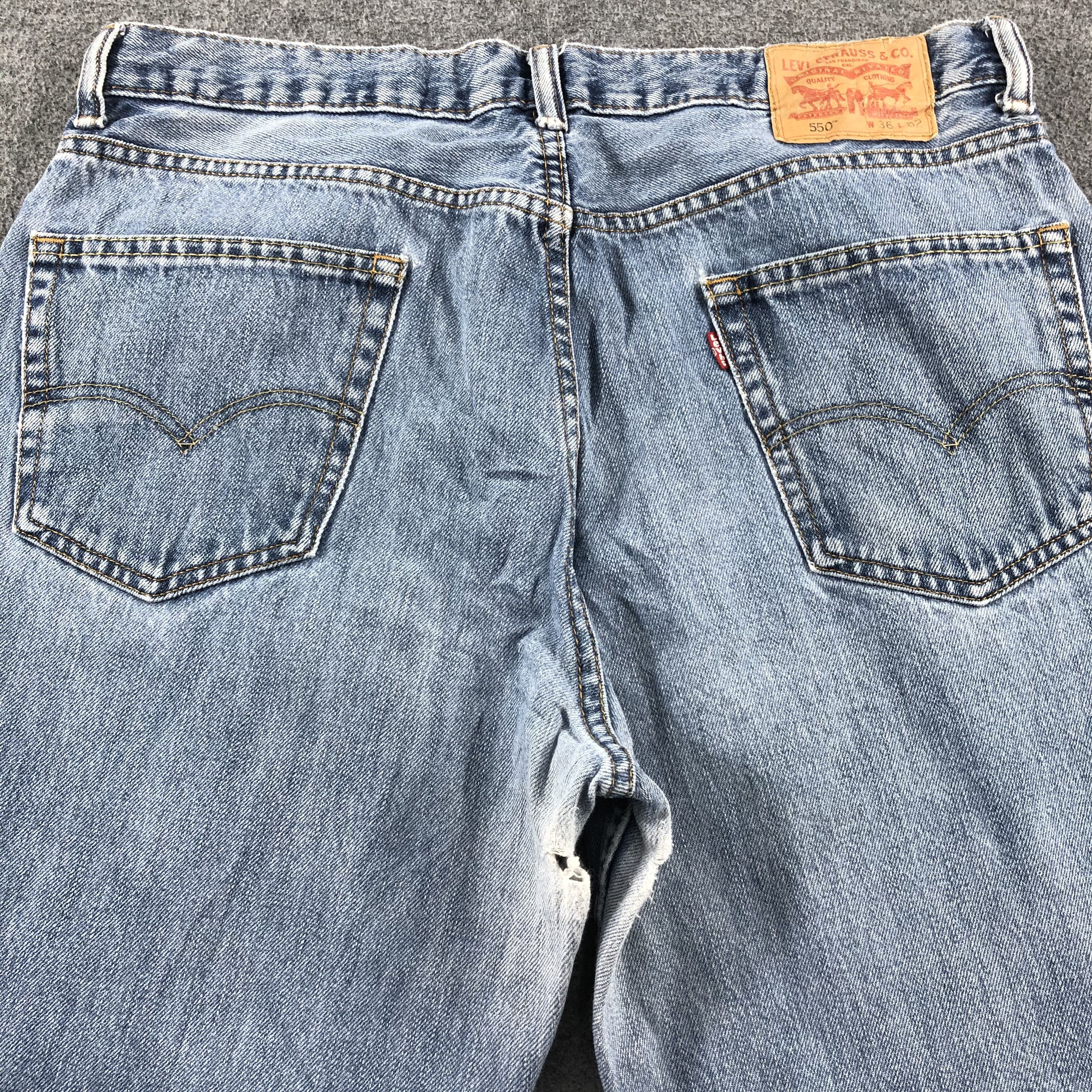 Levi's Vintage Blue Wash Levis 550 Jeans-J2563 Size US 35 - 4 Thumbnail
