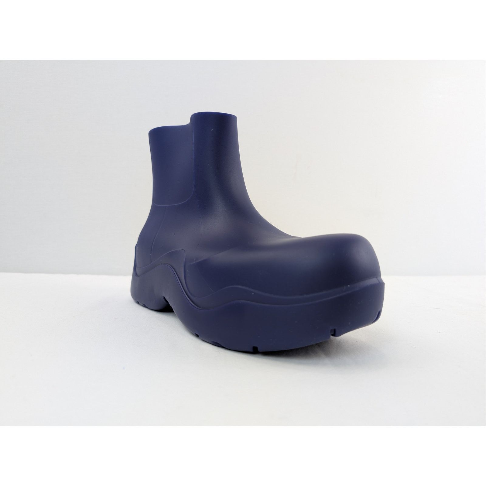 Bottega Veneta o1rshd1 Matt Rubber Puddle Ankle Boot in Unicorn Size US 10 / EU 43 - 3 Thumbnail