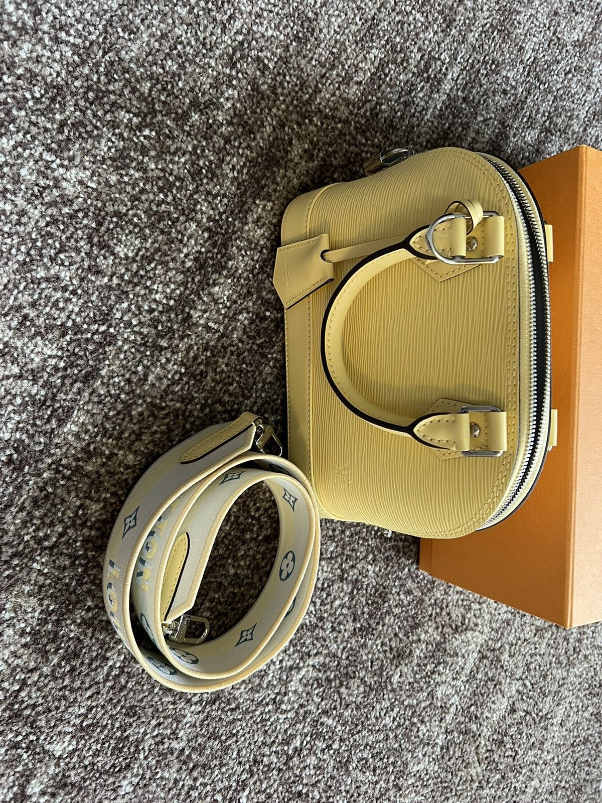 Louis Vuitton Louis Vuitton yellow Alma BB Size ONE SIZE - 2 Thumbnail