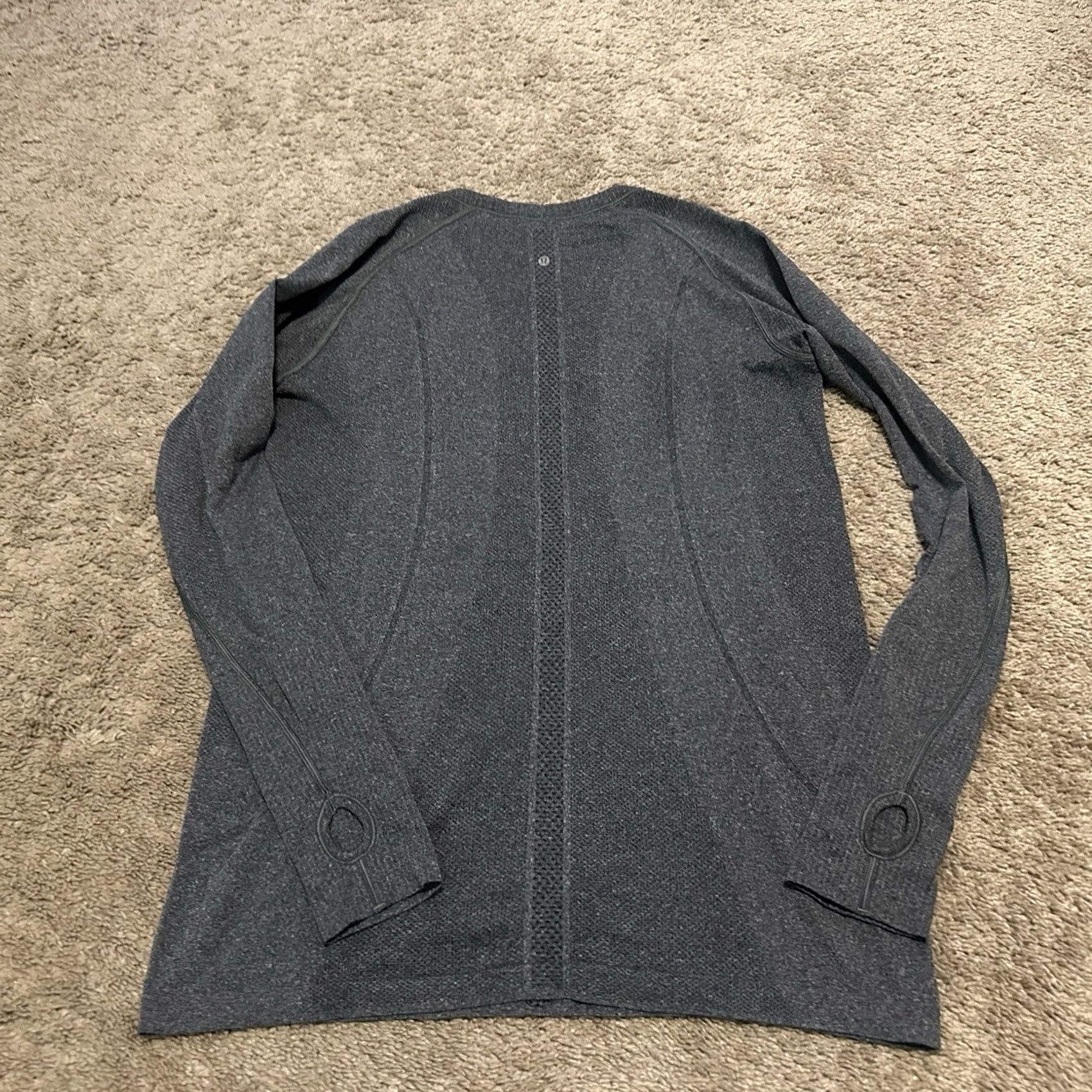 Lululemon Lululemon Shirt Womens 12 Gray Running Pullover Performance Swiftly Tech Size XL / US 12-14 / IT 48-50 - 4 Thumbnail