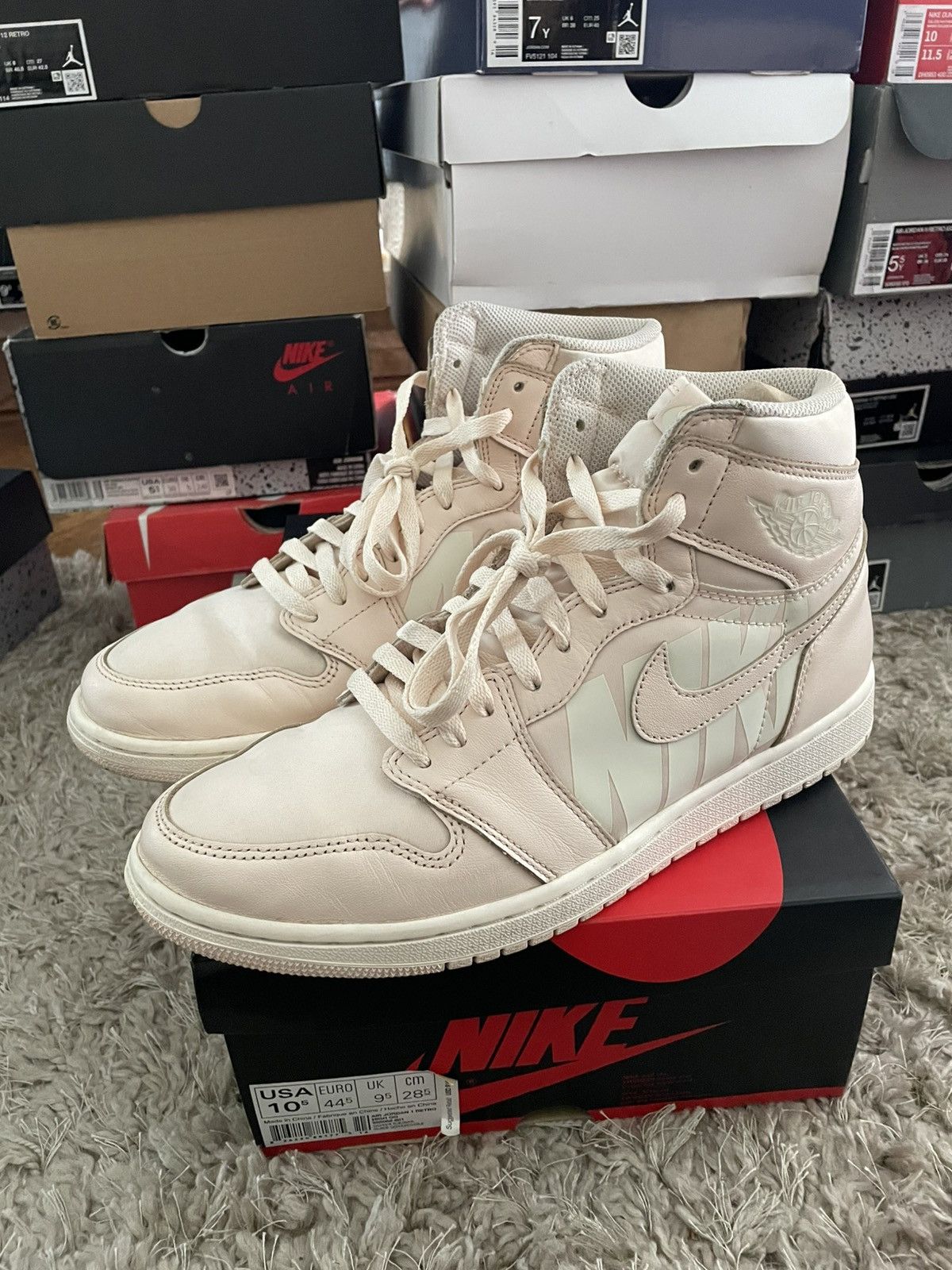 Jordan Brand Jordan 1 Guava Ice Size US 10.5 / EU 43-44 - 1 Thumbnail