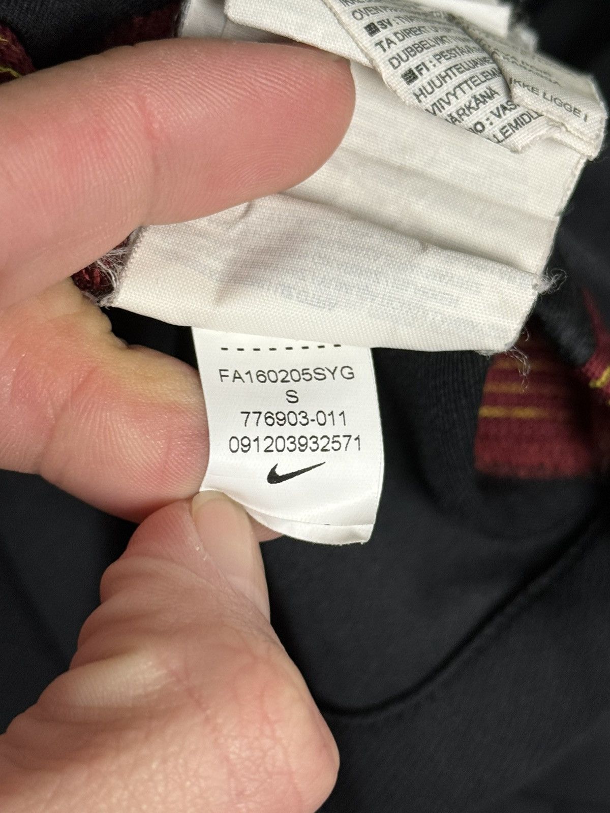 Nike Manchester City 16/17 Away Football Jersey Size US S / EU 44-46 / 1 - 16 Thumbnail