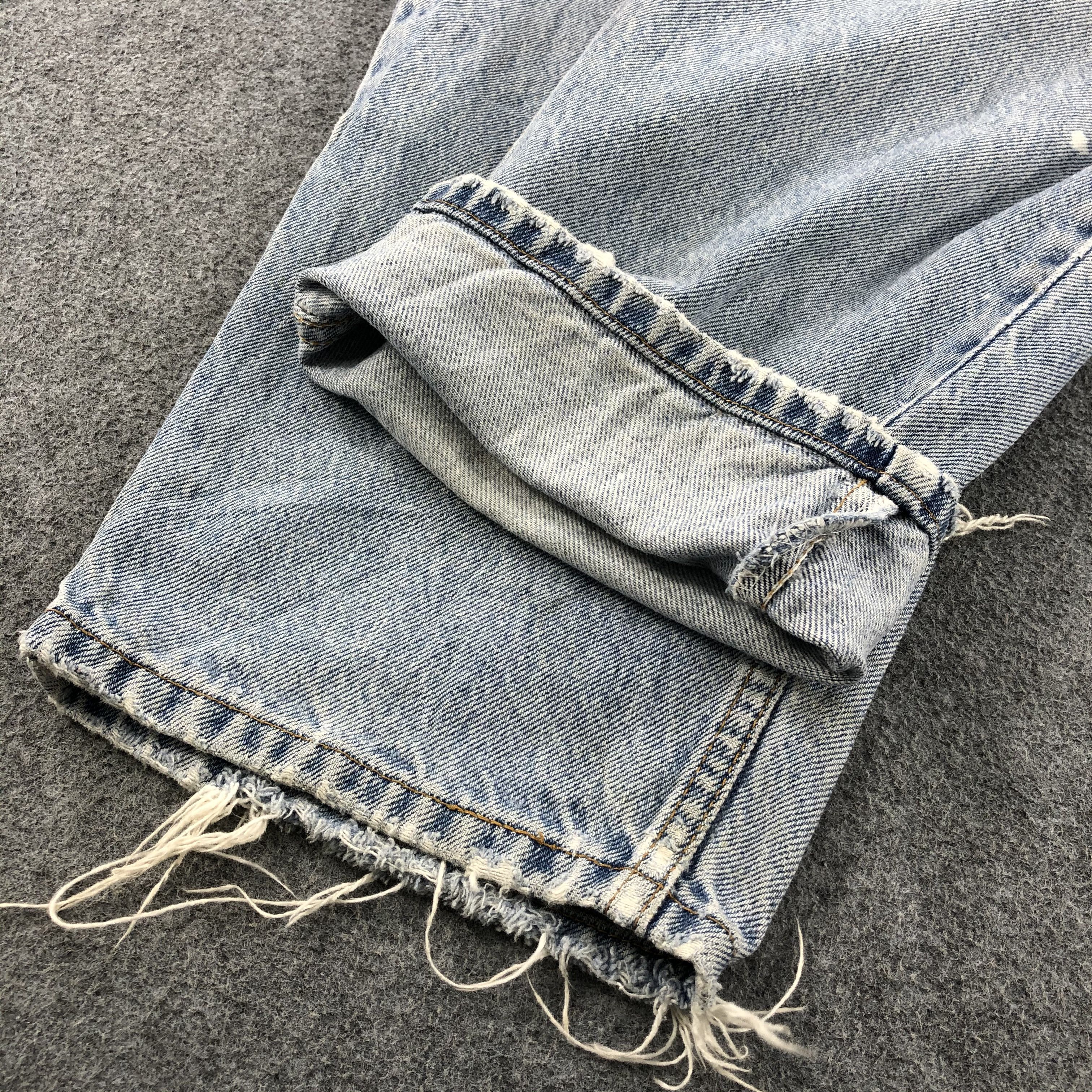 Levi's × Vintage Vintage 90s Light Wash Levis 560 Jeans-JM1771 Size US 37 - 7 Thumbnail