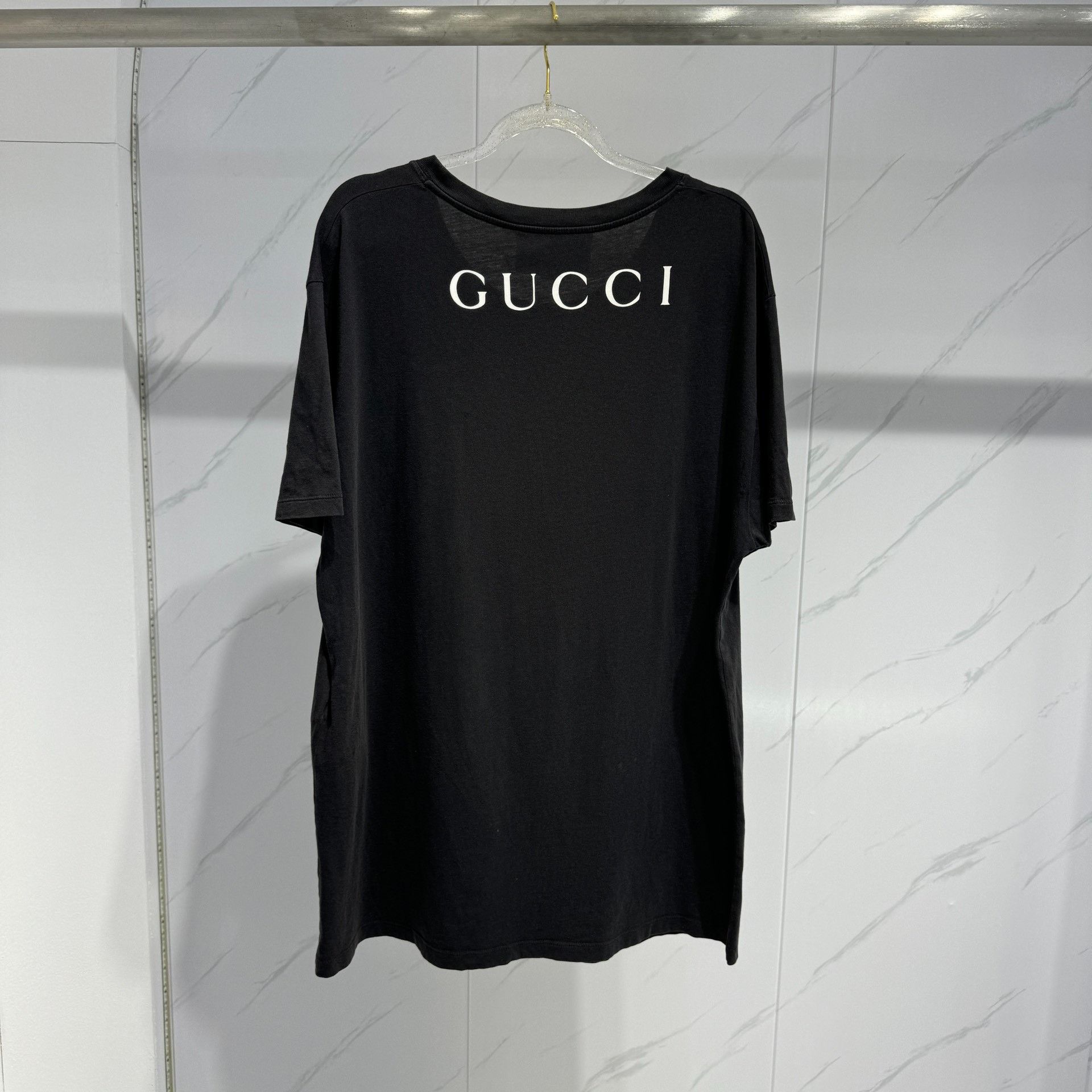 Gucci Gucci graffiti black Sanskrit print logo short sleeves Size US M / EU 48-50 / 2 - 2 Thumbnail