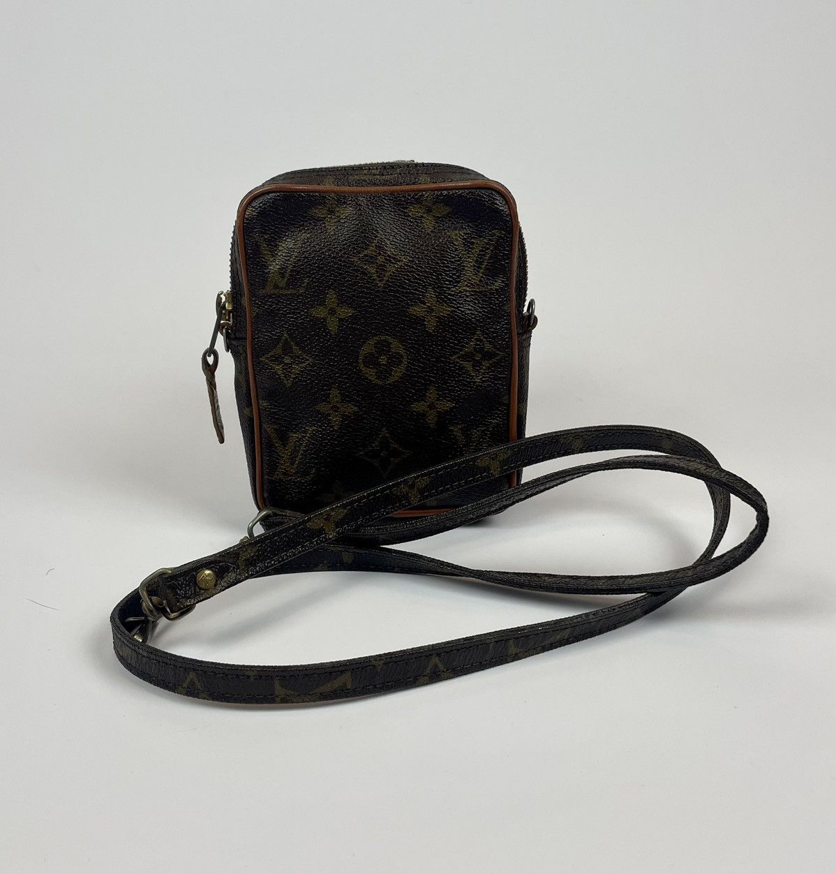 Louis Vuitton Louis Vuitton Danube Size ONE SIZE - 1 Thumbnail
