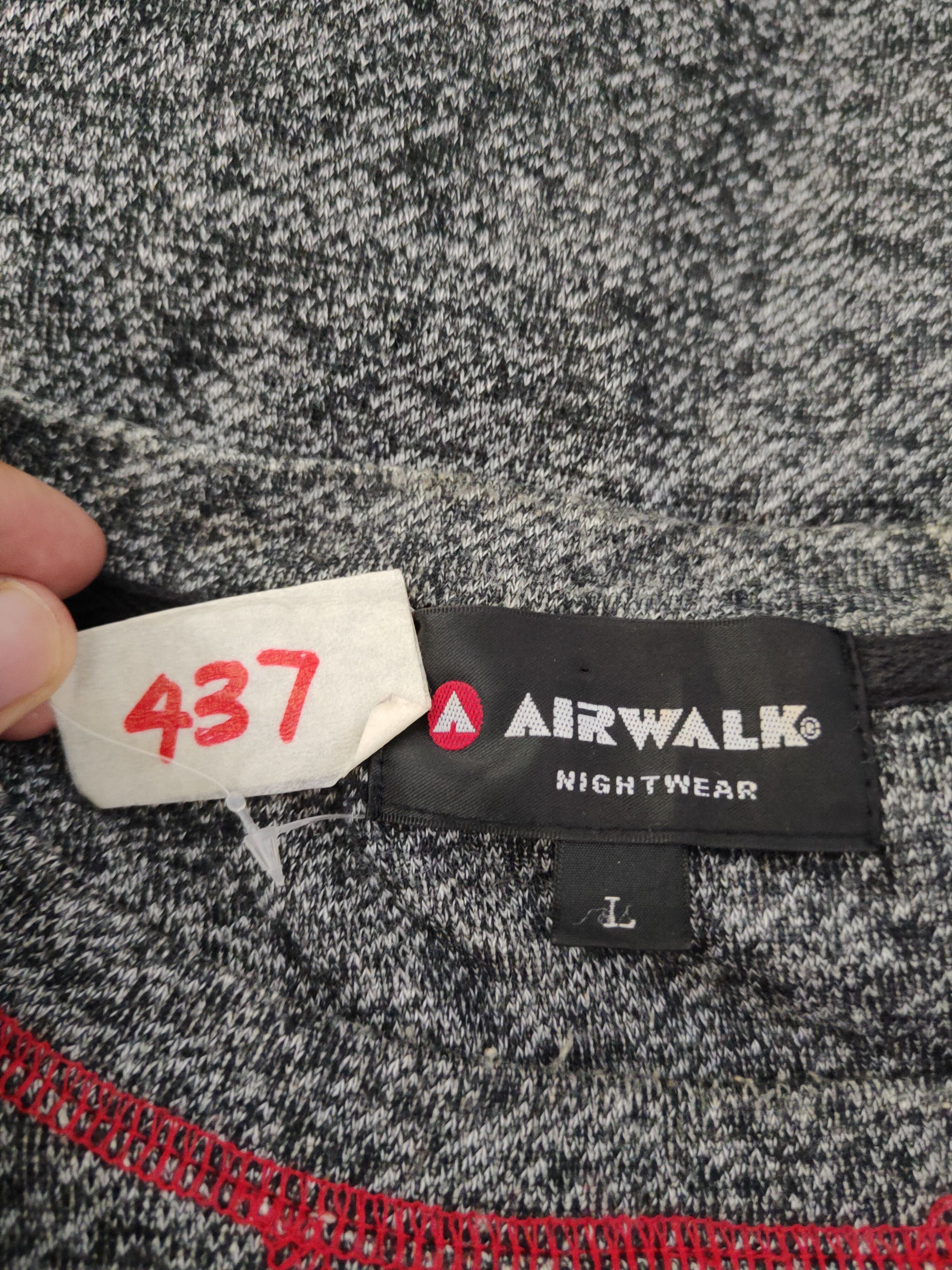 Airwalk × Vintage DL Airwalk Black Knitwear Sweatshirts #437 Size US L / EU 52-54 / 3 - 12 Thumbnail
