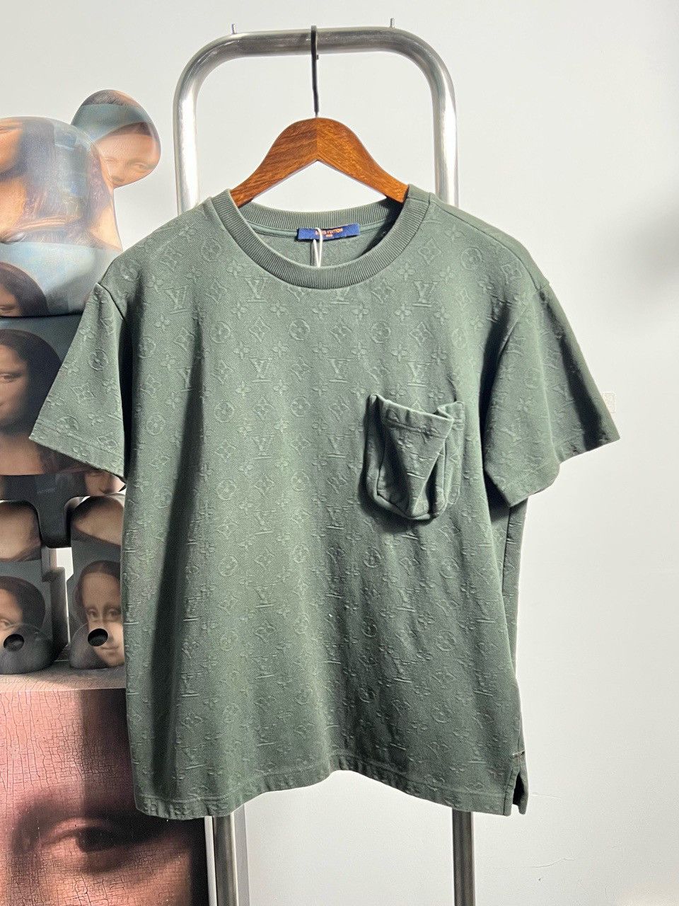Louis Vuitton Louis Vuitton Monogram Embossed Pocket T-Shirt Size S Size US S / EU 44-46 / 1 - 1 Thumbnail
