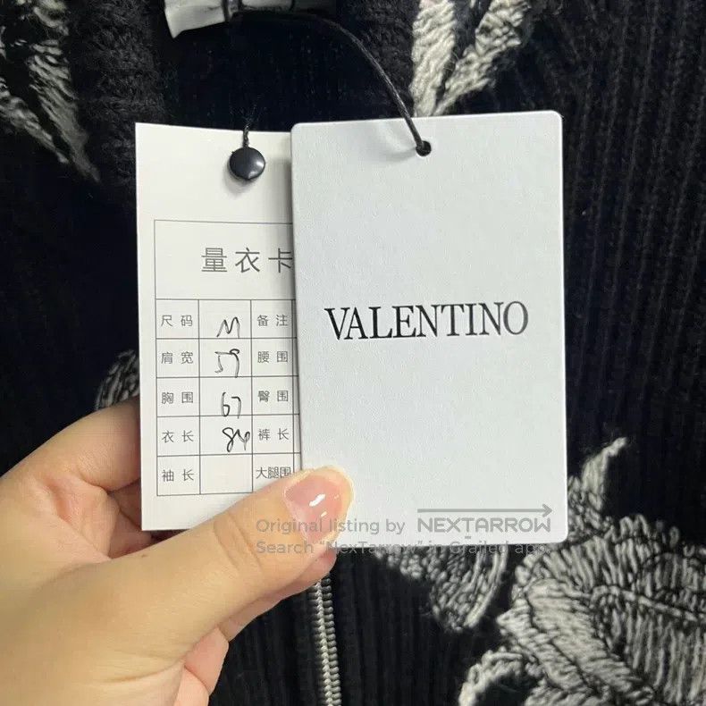 Valentino Valentino Letter floral pattern fur coat Size US M / EU 48-50 / 2 - 3 Thumbnail