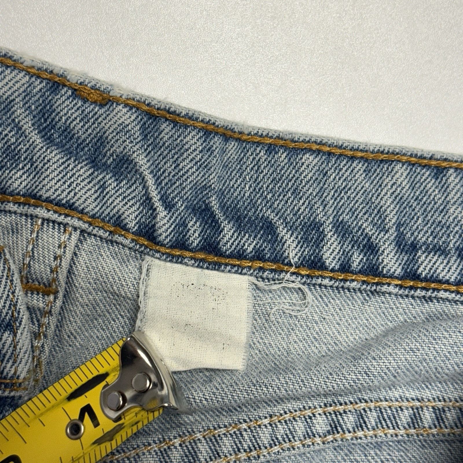 Levi's Vintage Levi's 550 Jeans Mens 31x29 Blue Relaxed USA Size US 31 - 7 Thumbnail