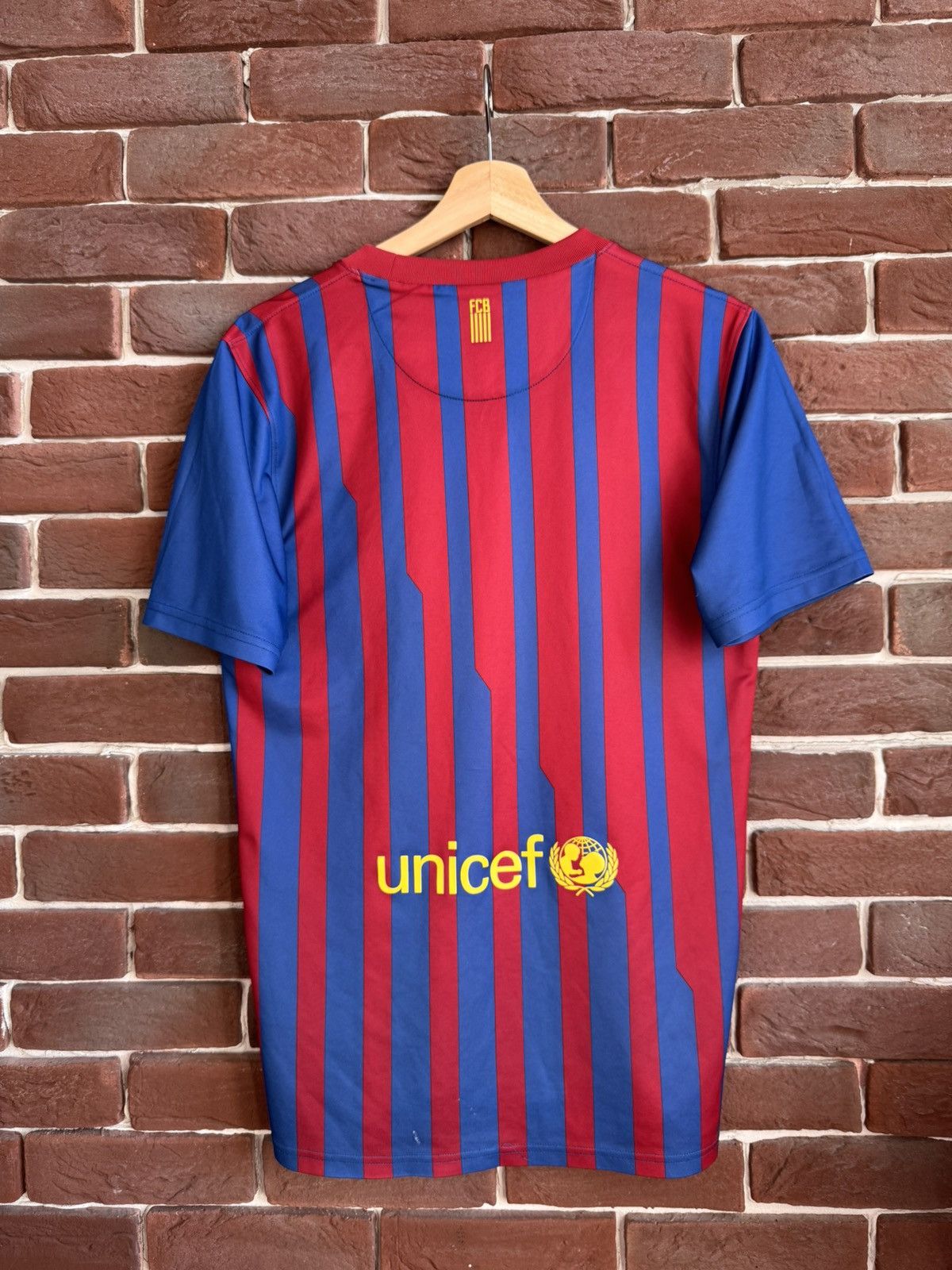 Nike Rare Vintage FC Barcelona Y2K Red Jersey Nike Swoosh Soccer Size US S / EU 44-46 / 1 - 2 Thumbnail