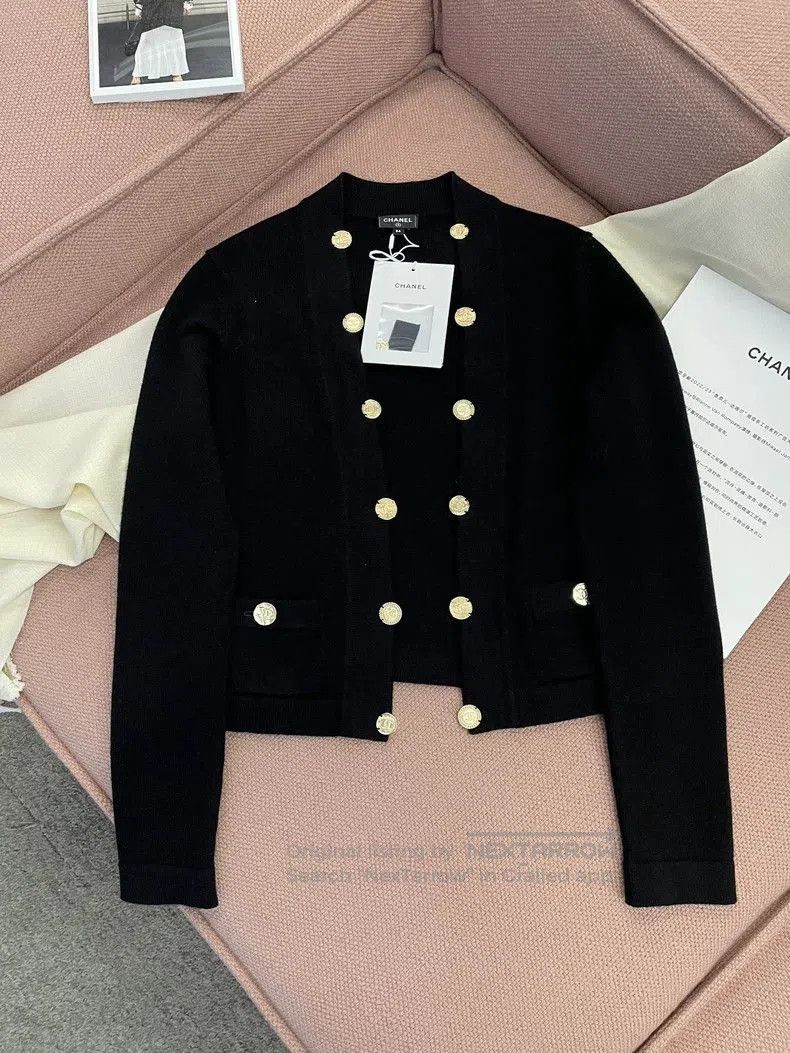 Chanel Chanel 22P Black Gold CC Cashmere Cardigan. Size US XS / EU 42 / 0 - 1 Thumbnail