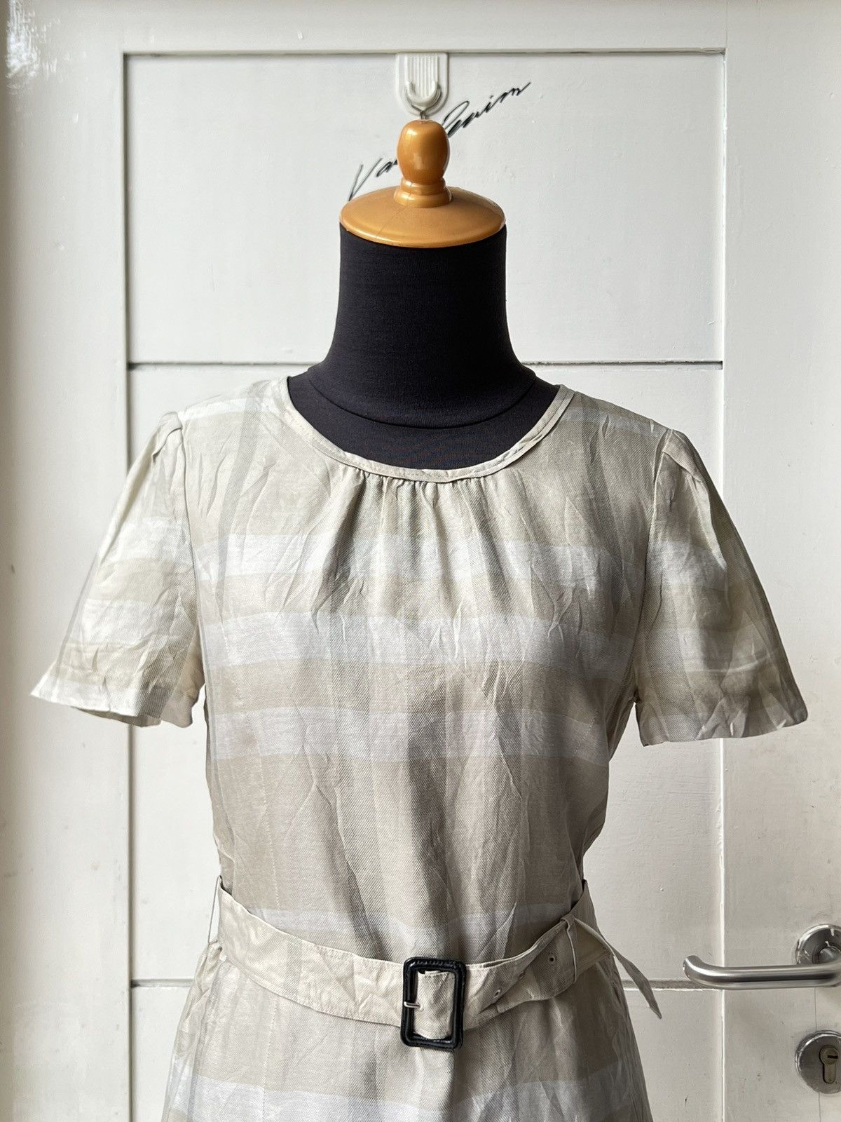 Burberry Burberry London Midi Dress Size XS / US 0-2 / IT 36-38 - 2 Thumbnail