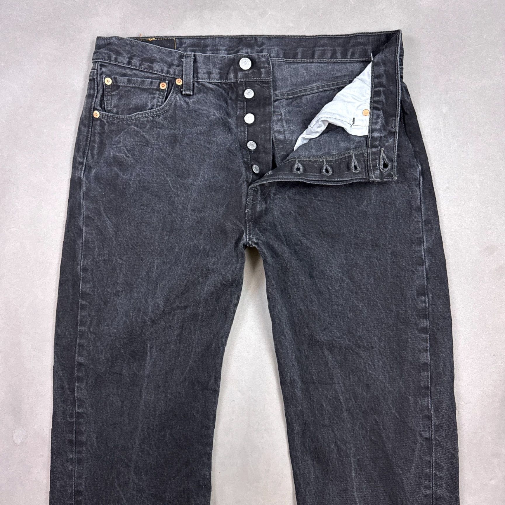 Levi's VINTAGE Levis 501 Jeans Mens 34x30 Black Denim Pants Button Fly Work Dark (Tag36x32) Size US 36 / EU 52 - 2 Thumbnail