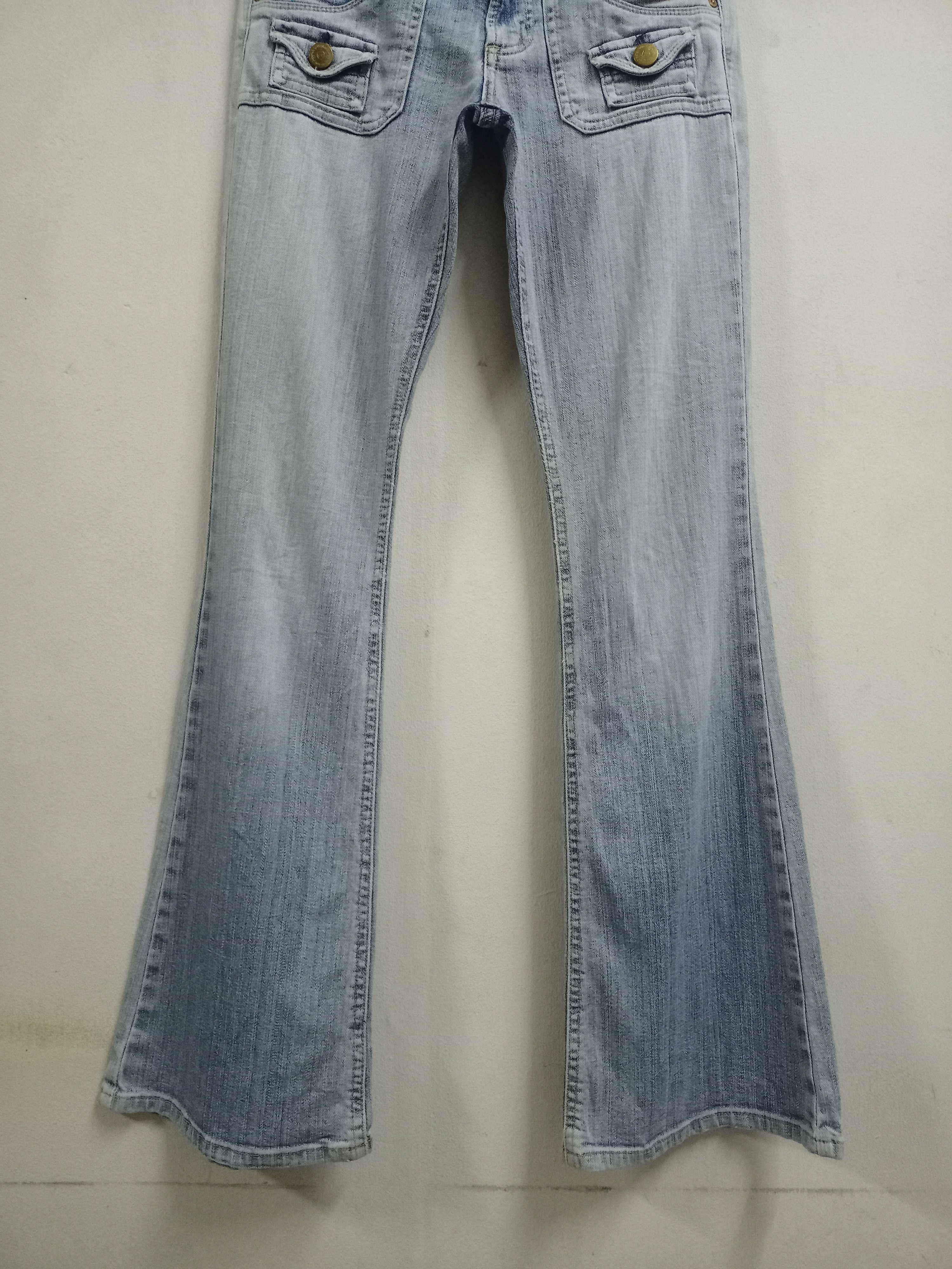 Japanese Brand Vintage Japanese Brand Blue Wash Flare Denim Bush Pants Size 28" / US 6 / IT 42 - 5 Thumbnail