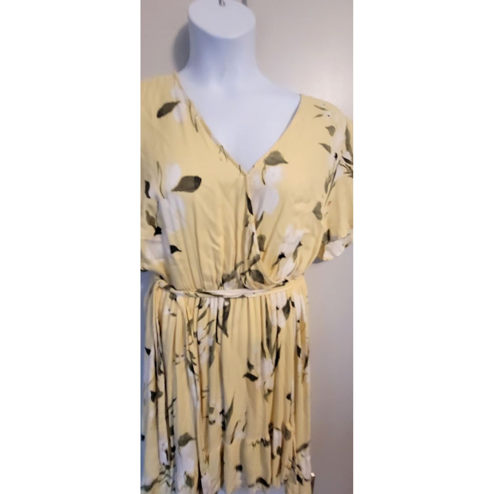 Vintage Rachel Roy Yellow Floral V-Neck Faux Wrap Midi Dress 2X Plus Size Womens Size XXL / US 16-18 / IT 52-54 - 3 Thumbnail