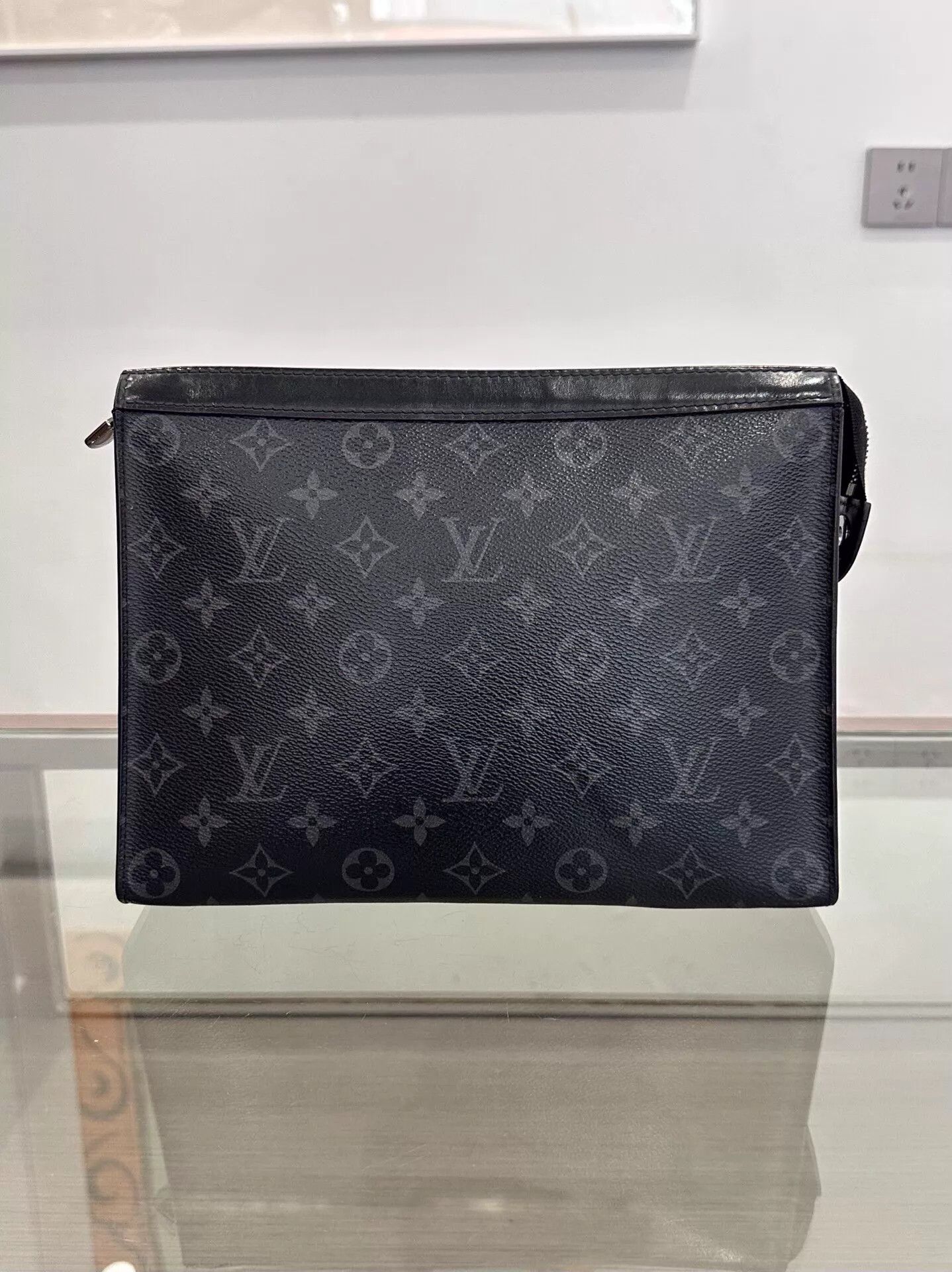 Louis Vuitton LV Pochette Voyage Black Monogram 27cm Chip 99 New Auth Size ONE SIZE - 3 Thumbnail