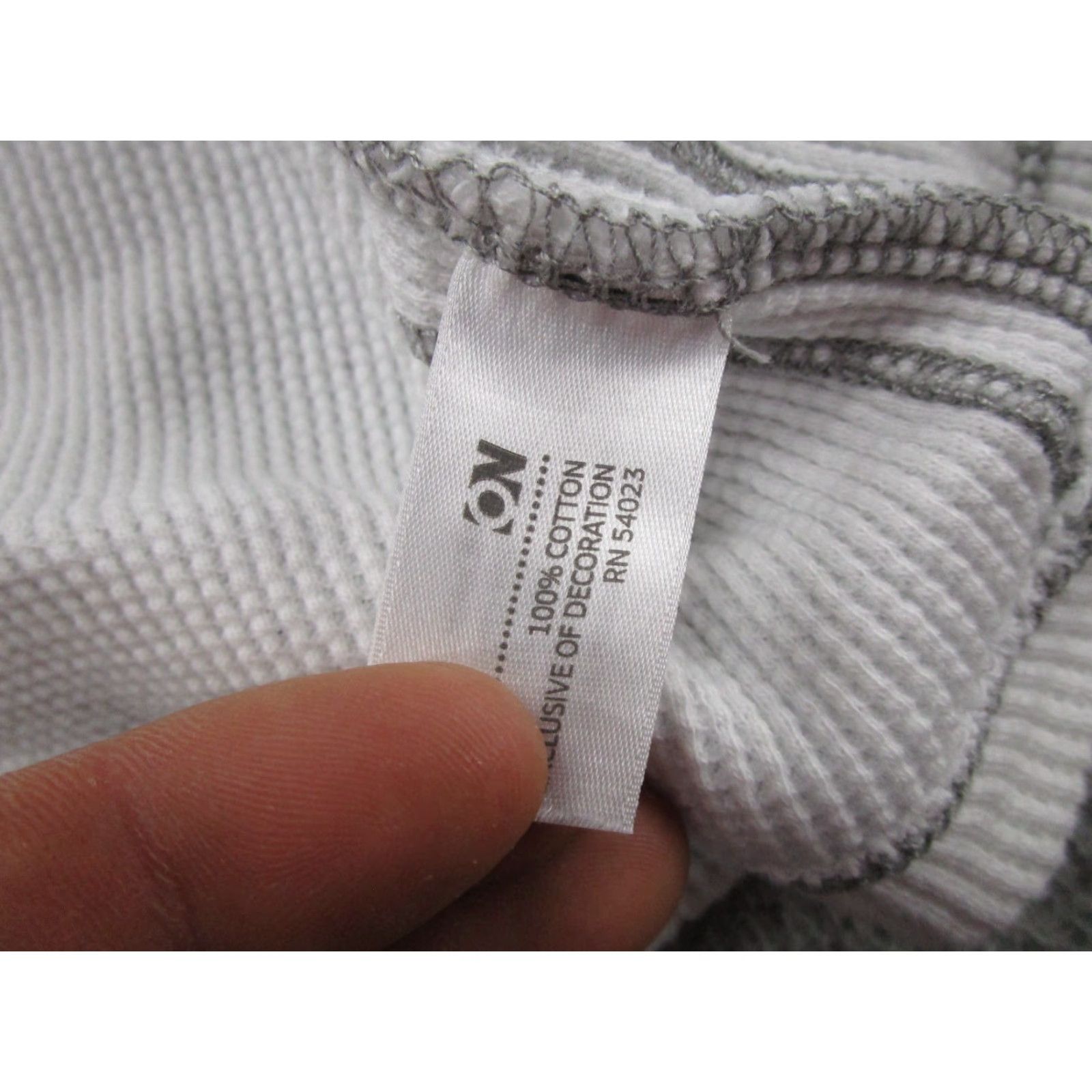 Old Navy VTG Old Navy Thermal Long Sleeve Base Layer Shirt M White Knits Crew Neck Outdoor, Base Layer, Thermal Mens Shirt Size US M / EU 48-50 / 2 - 5 Thumbnail