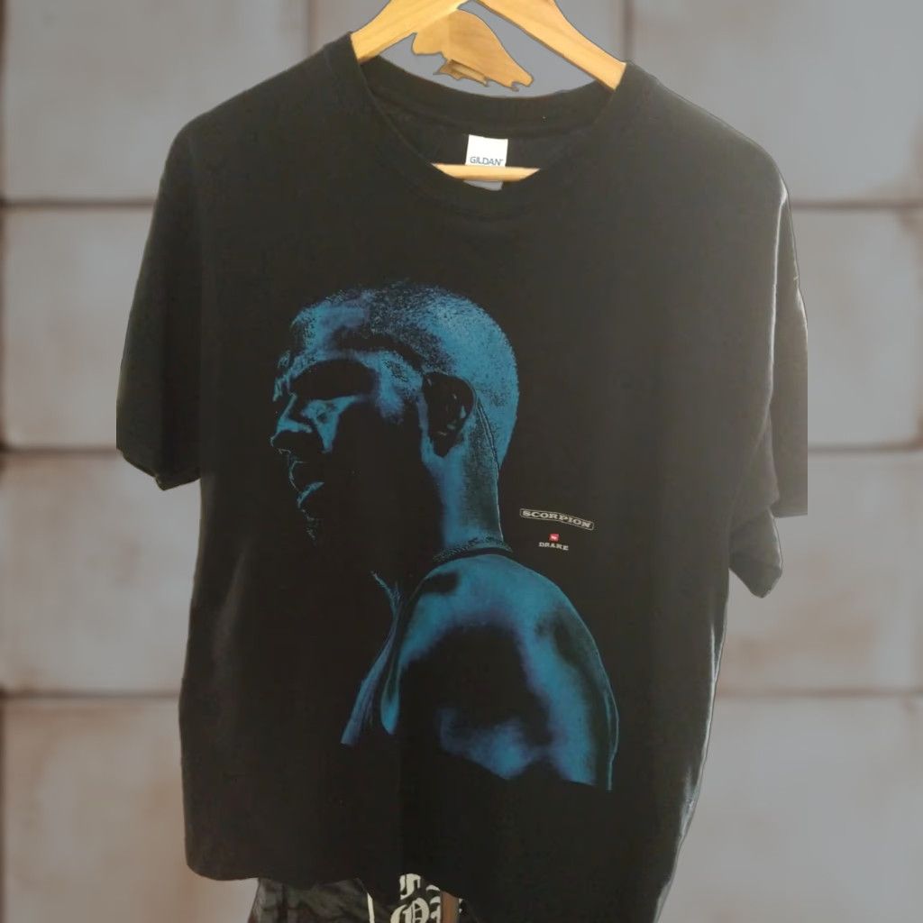 Gildan Drake Scorpion Tour Live T-shirt Size L Concert Tee Shirt Mens Black Gildan Ultra Cotton Size US L / EU 52-54 / 3 - 1 Thumbnail