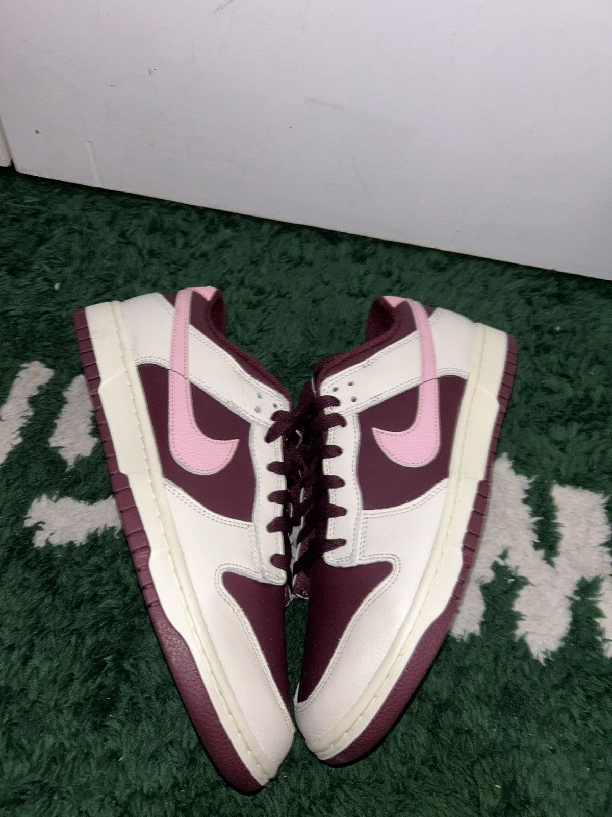 Nike Size 11 - Nike Dunk Low Premium Valentine's Day Size US 11 / EU 44 - 3 Thumbnail
