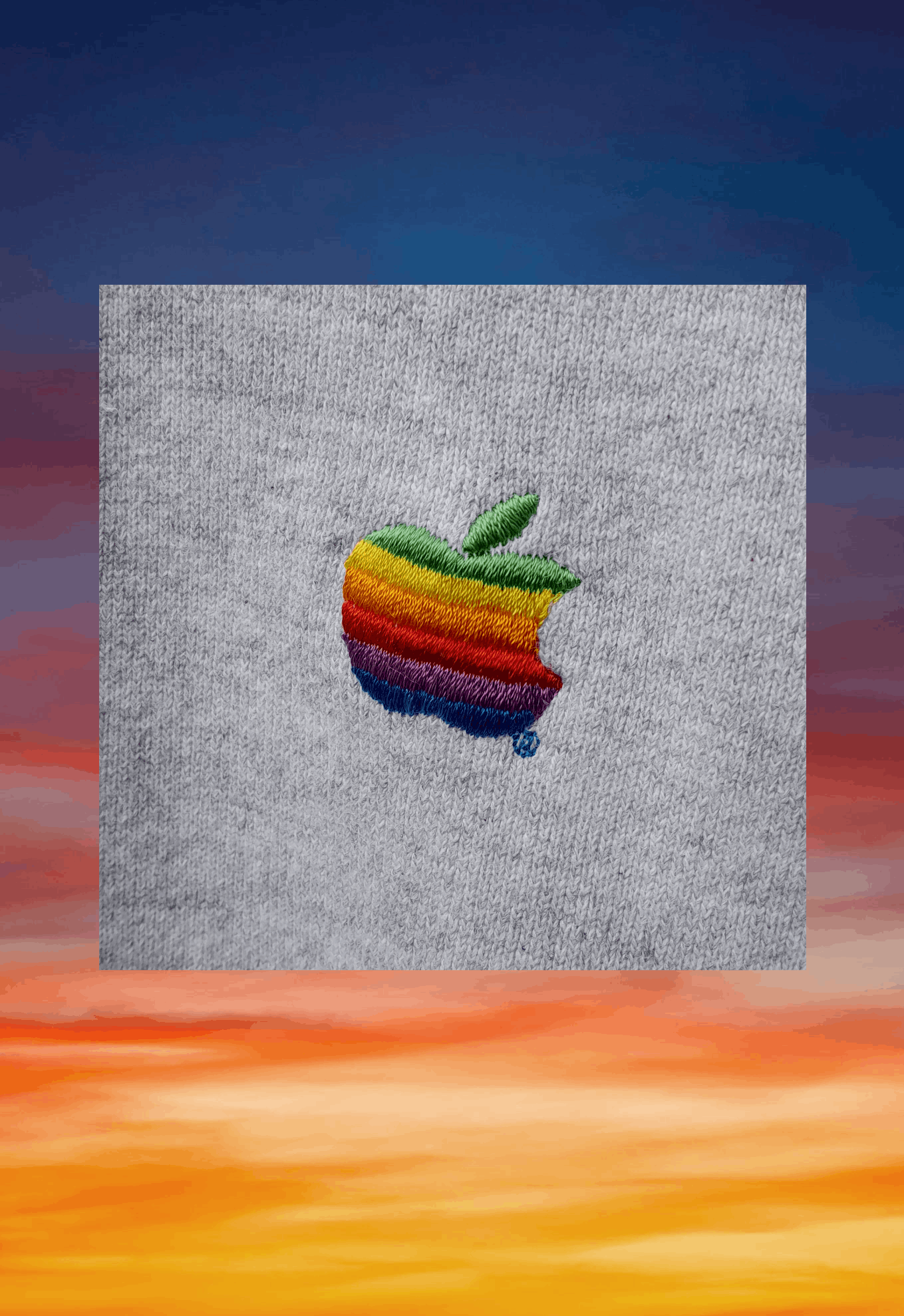 Apple Vintage 90s APPLE embroidered rainbow logo sweatshirt Size US XL / EU 56 / 4 - 4 Thumbnail