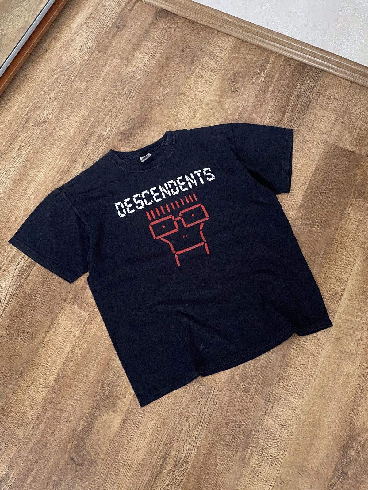 Band Tees × Vintage VINTAGE Y2K DESCENDENTS FADED TEE Size US XL / EU 56 / 4 - 1 Thumbnail