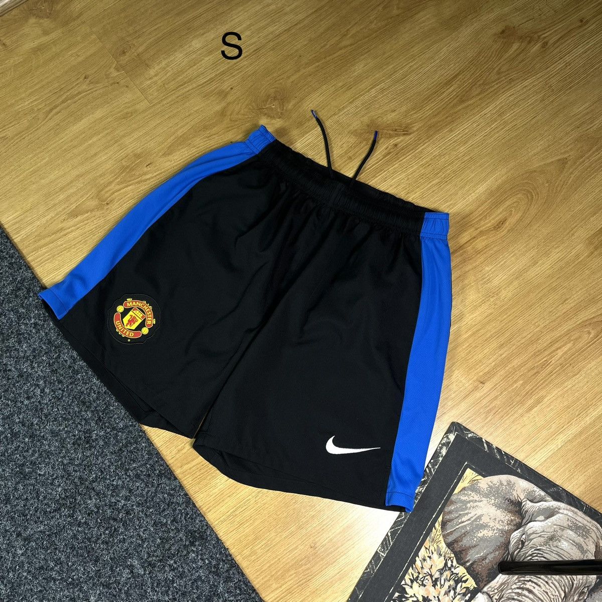 Nike Manchester United shorts Nike soccer Size US 31 - 1 Thumbnail
