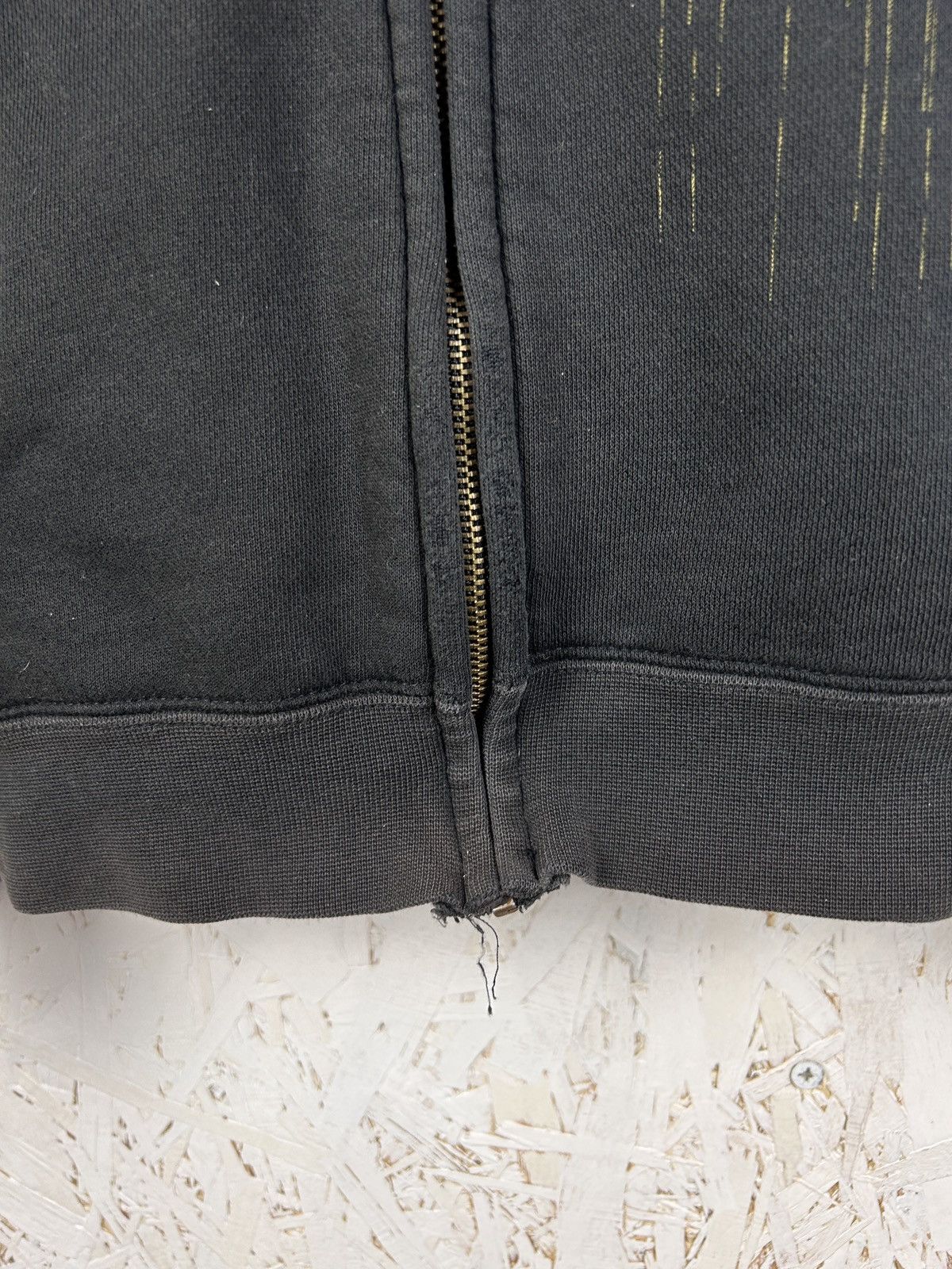 Band Tees Vintage Chimaira Resurrecion 2007 Distressed Zip Hoodie Size US M / EU 48-50 / 2 - 6 Thumbnail