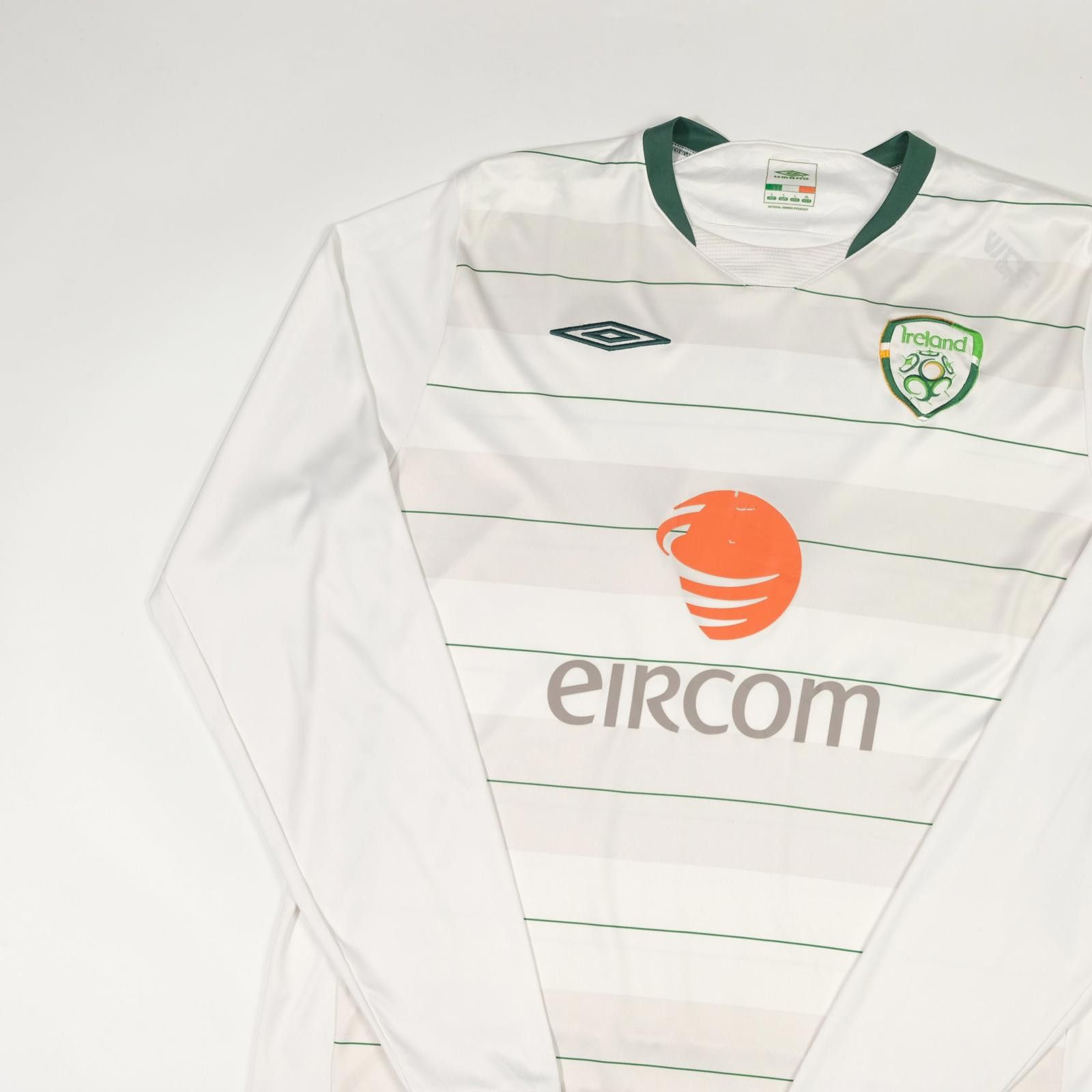 Umbro 2009/10 Ireland Away Shirt (L) Size US L / EU 52-54 / 3 - 3 Thumbnail